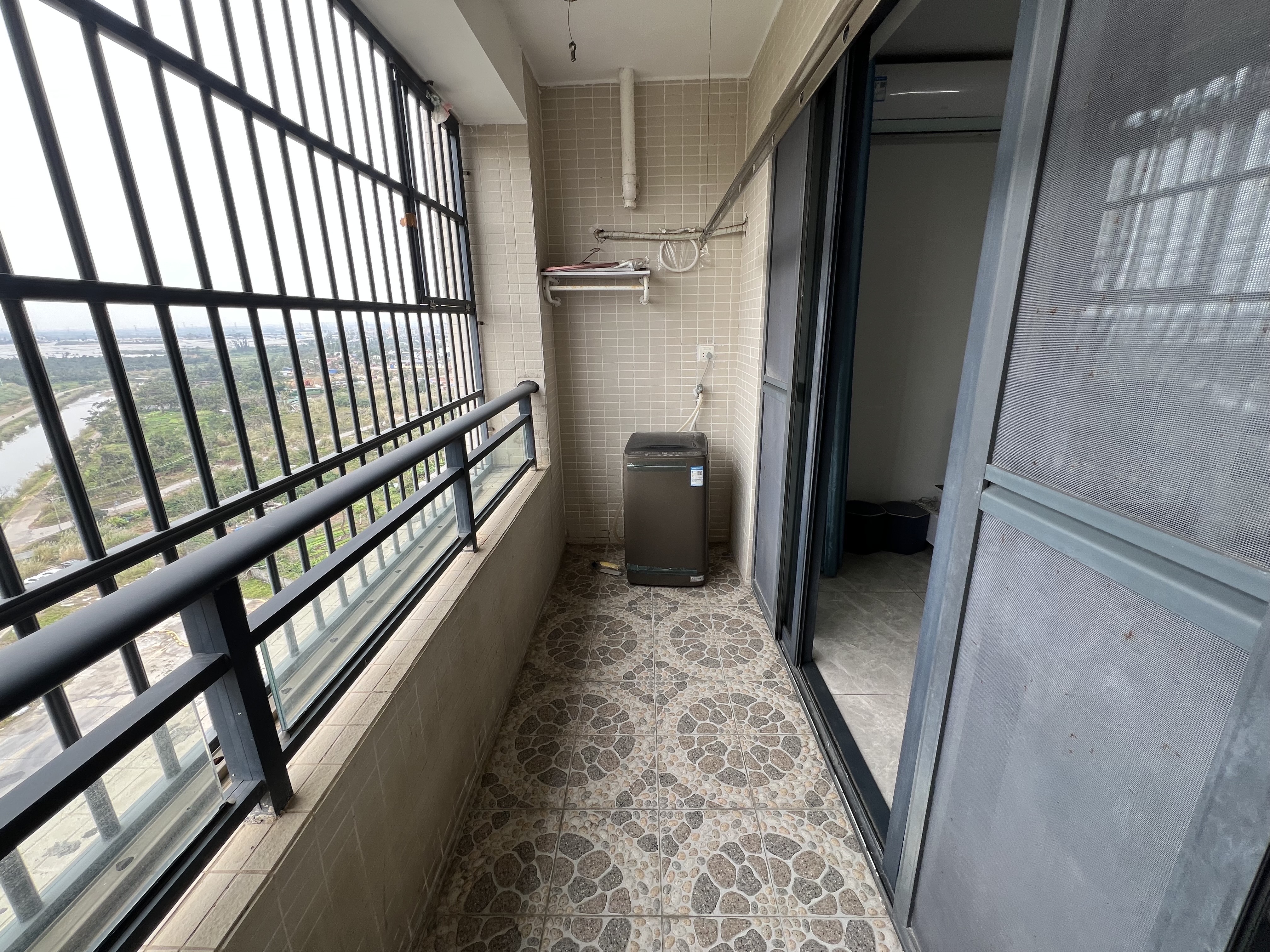 现代美居（喜盈门）  1室1厅1卫    2300.0元/月室内图