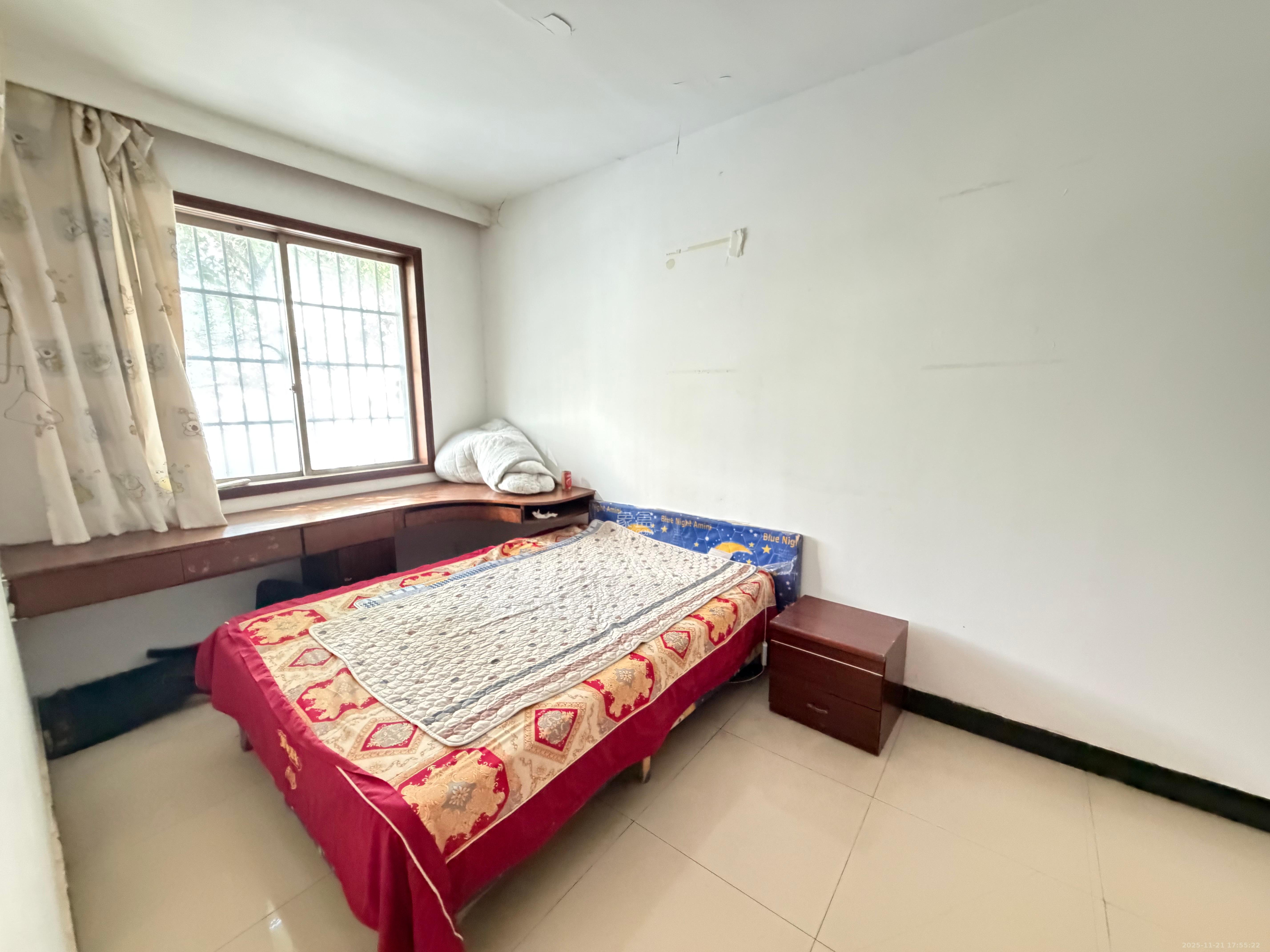 中南汽车世界  3室2厅1卫    1500.0元/月室内图