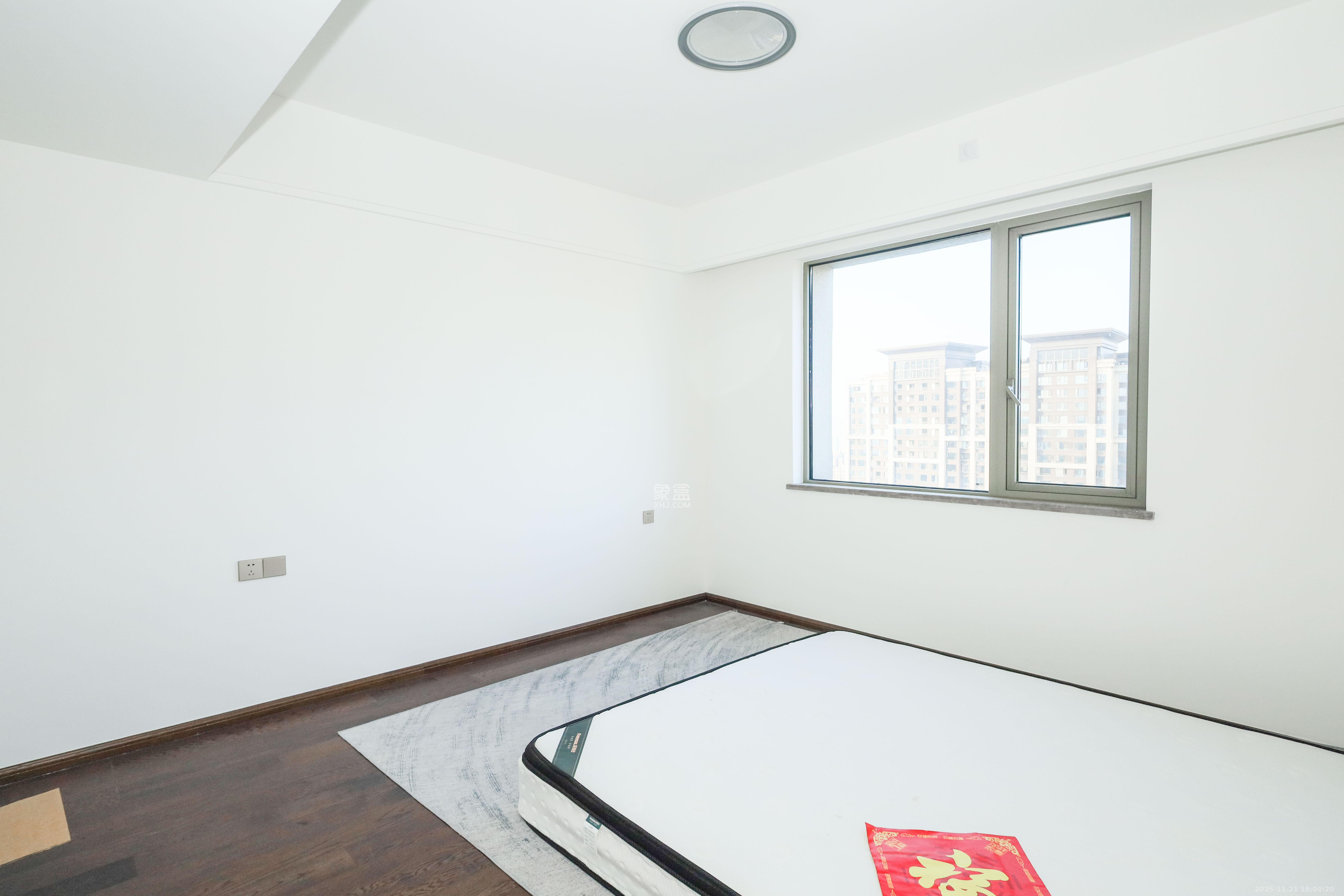 梅溪华府(新城金茂梦想华府) 4室2厅3卫 268.0万 梅溪华府(新城金茂梦想华府) 4室2厅3卫 268.0万卧室