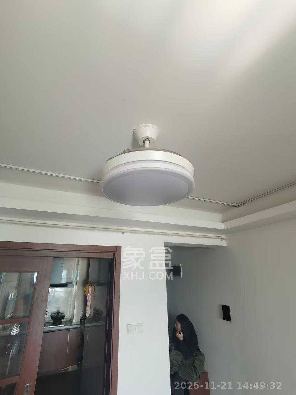 万科金域缇香  3室2厅1卫    3300.0元/月