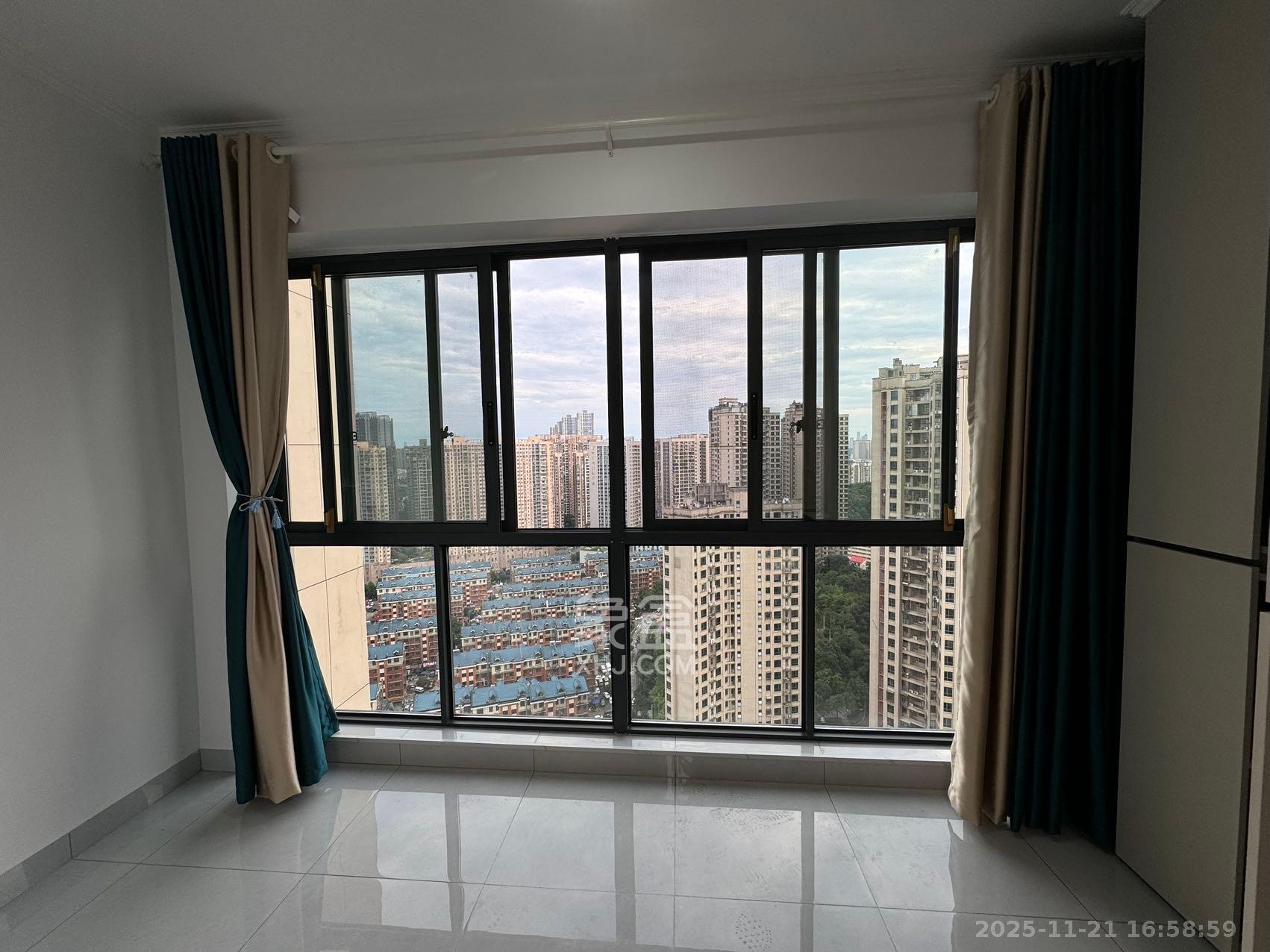 云和华府  3室2厅2卫    3000.0元/月室内图