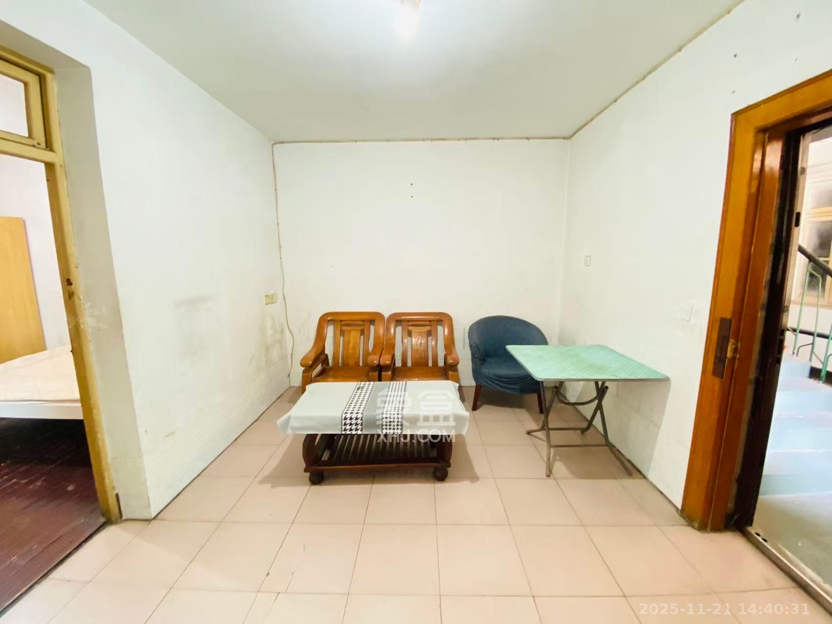 向家湾社区(含富湘公寓) 2室1厅1卫 1300.0元/月 向家湾社区(含富湘公寓) 2室1厅1卫 1300.0元/月室内图