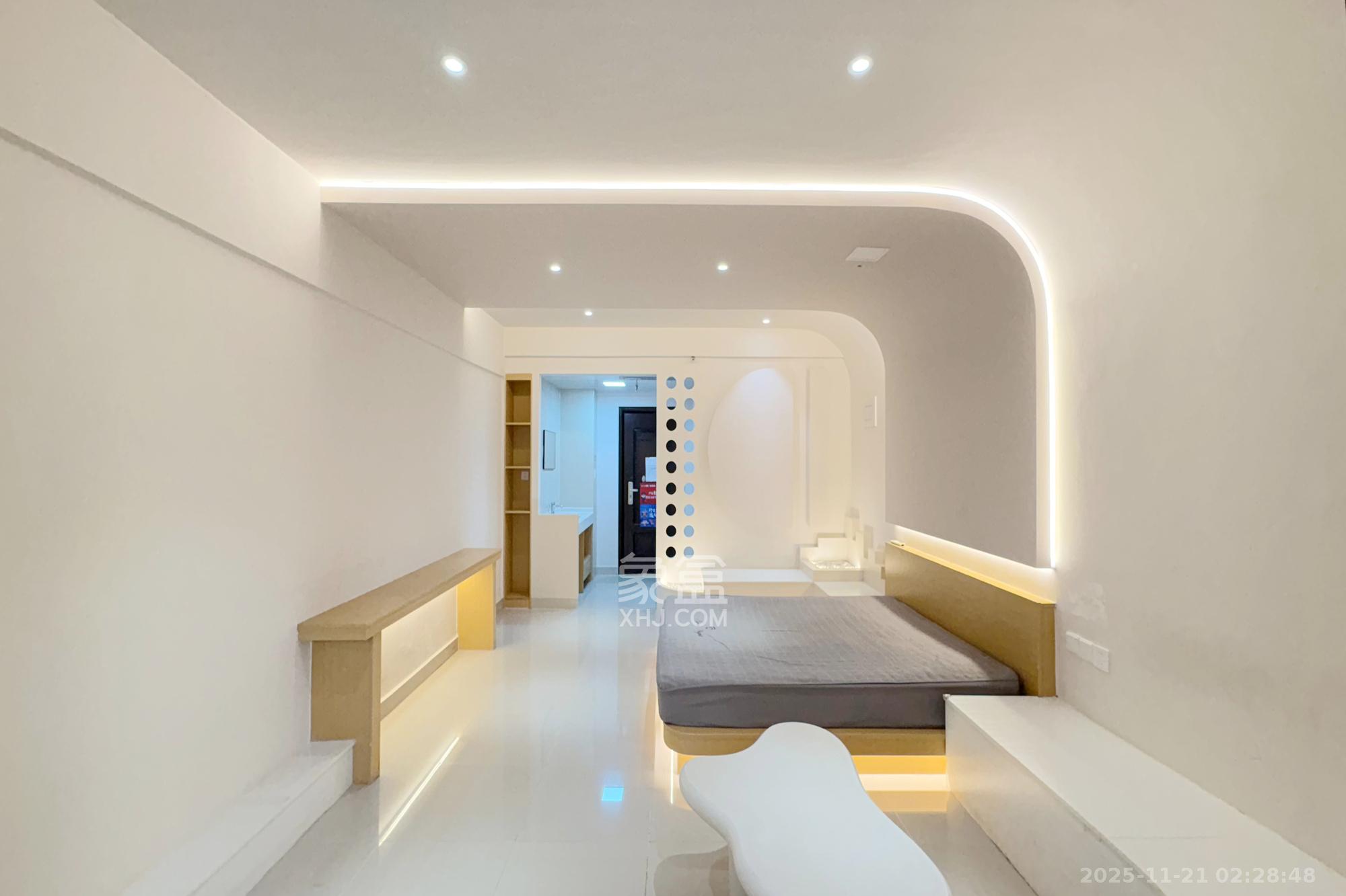 七彩丽都 1室1厅1卫 55.0万 七彩丽都 1室1厅1卫 55.0万客厅