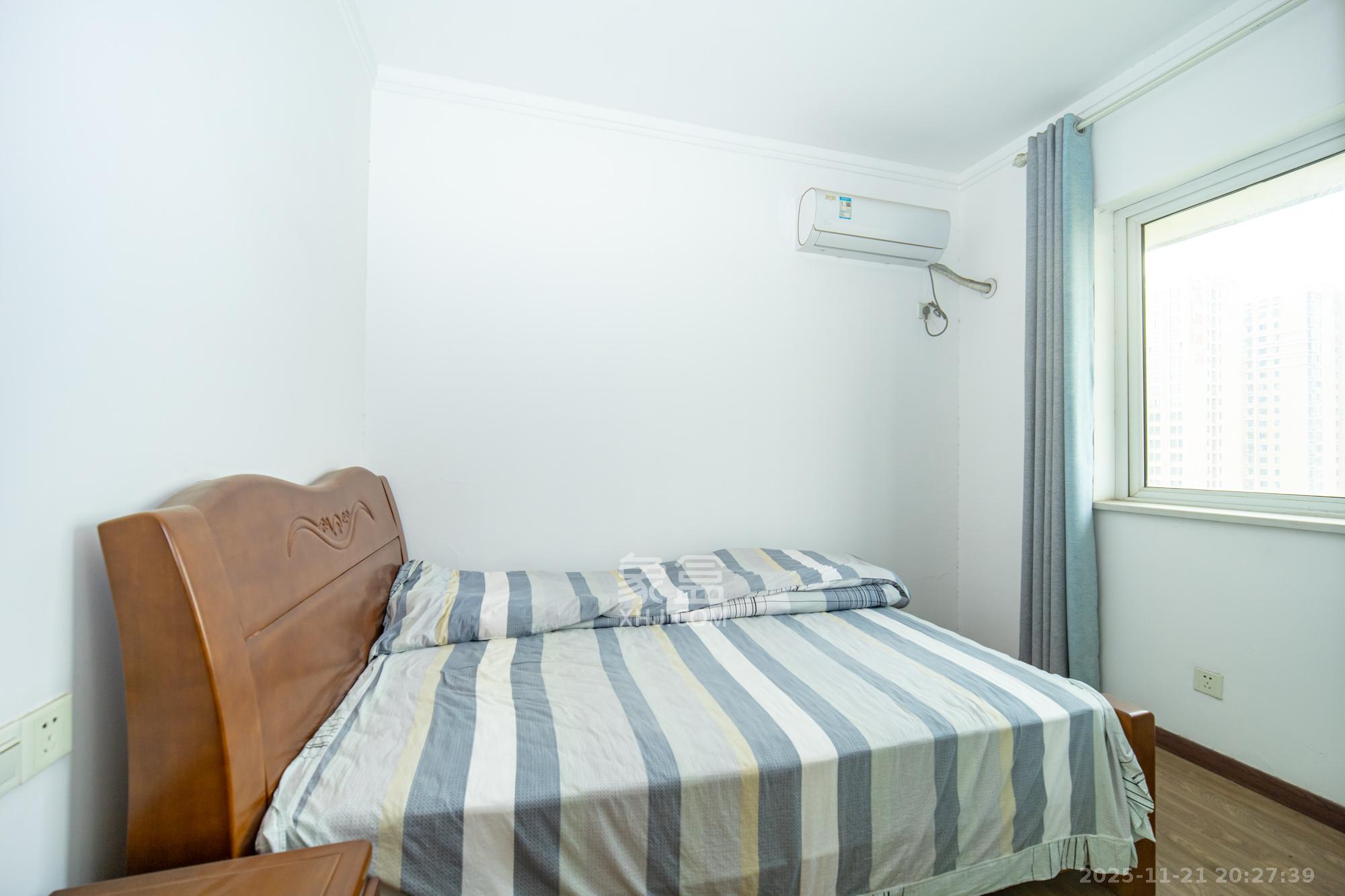 时代星城 3室2厅2卫 61.0万 时代星城 3室2厅2卫 61.0万卧室