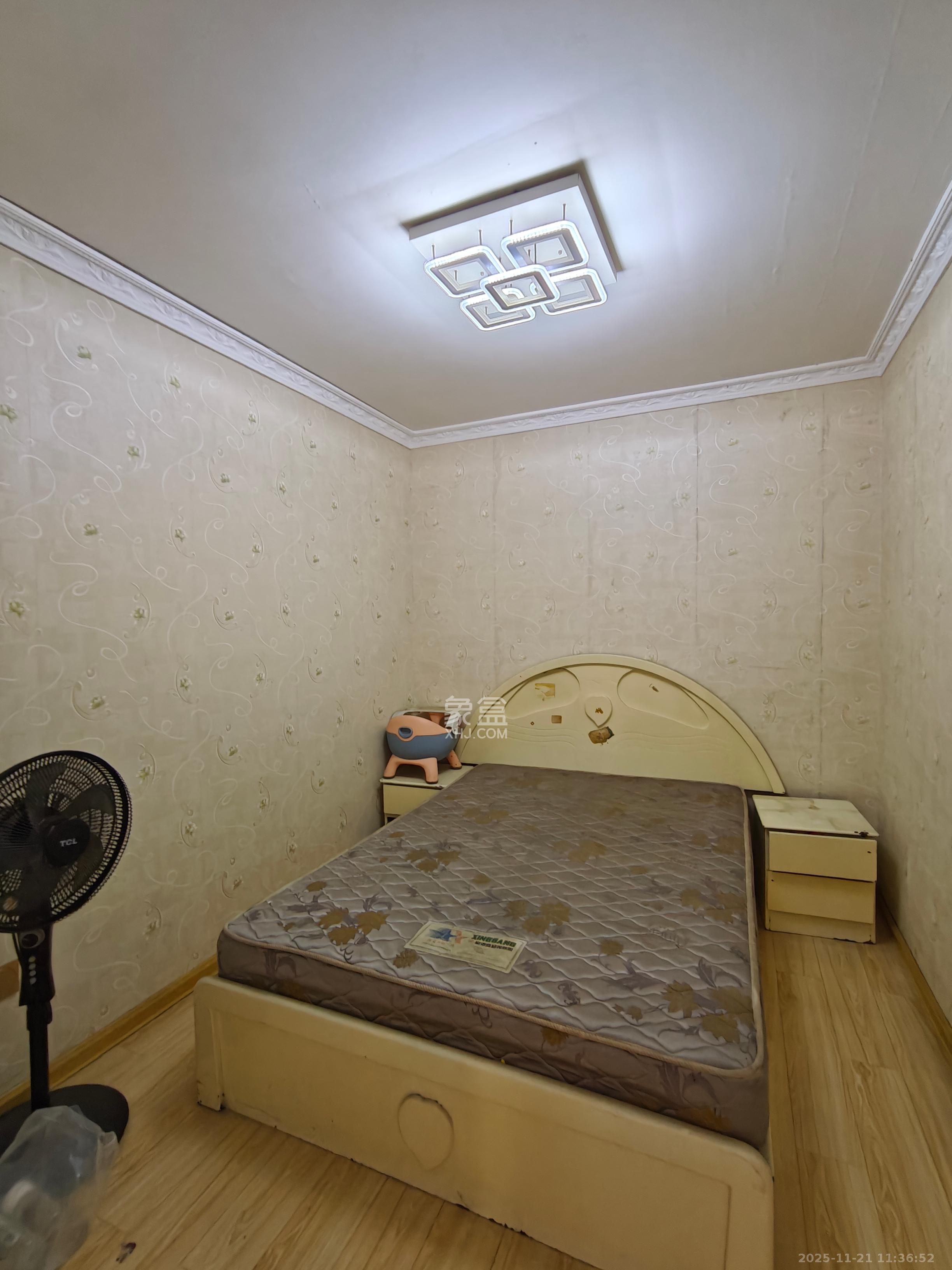 宏景名厦  4室1厅2卫    2880.0元/月室内图