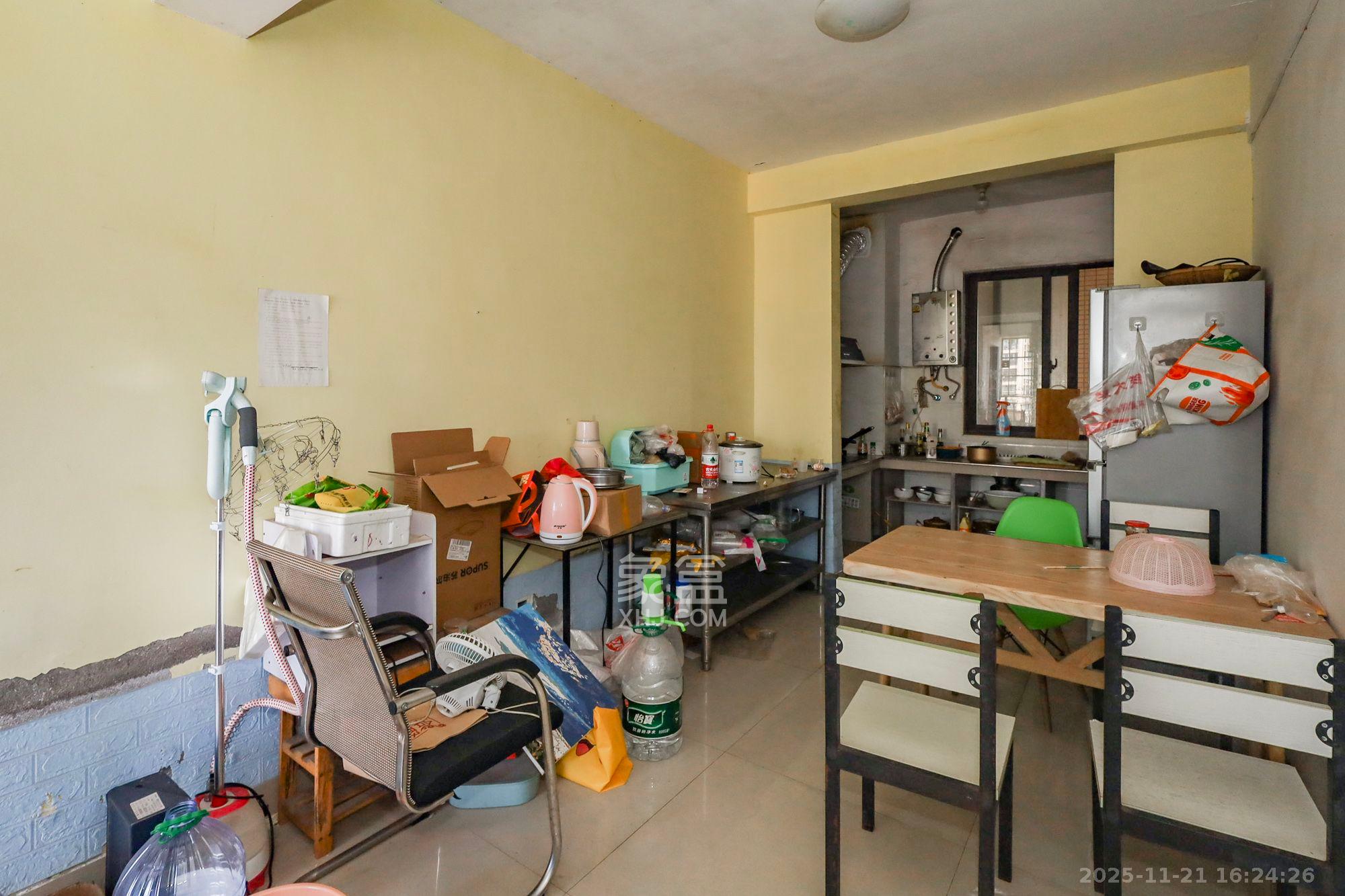 钰龙天下二期(钰龙佳园) 4室2厅1卫 2500.0元/月 钰龙天下二期(钰龙佳园) 4室2厅1卫 2500.0元/月室内图