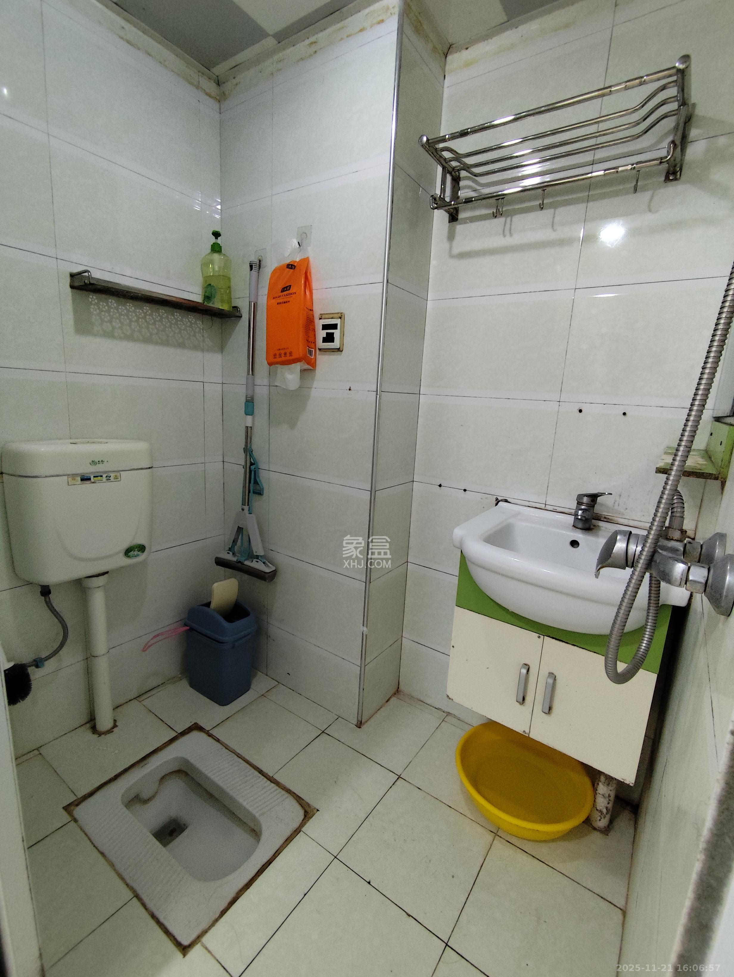 凯通国际城（凯通朝庭）  1室1厅1卫    1400.0元/月室内图