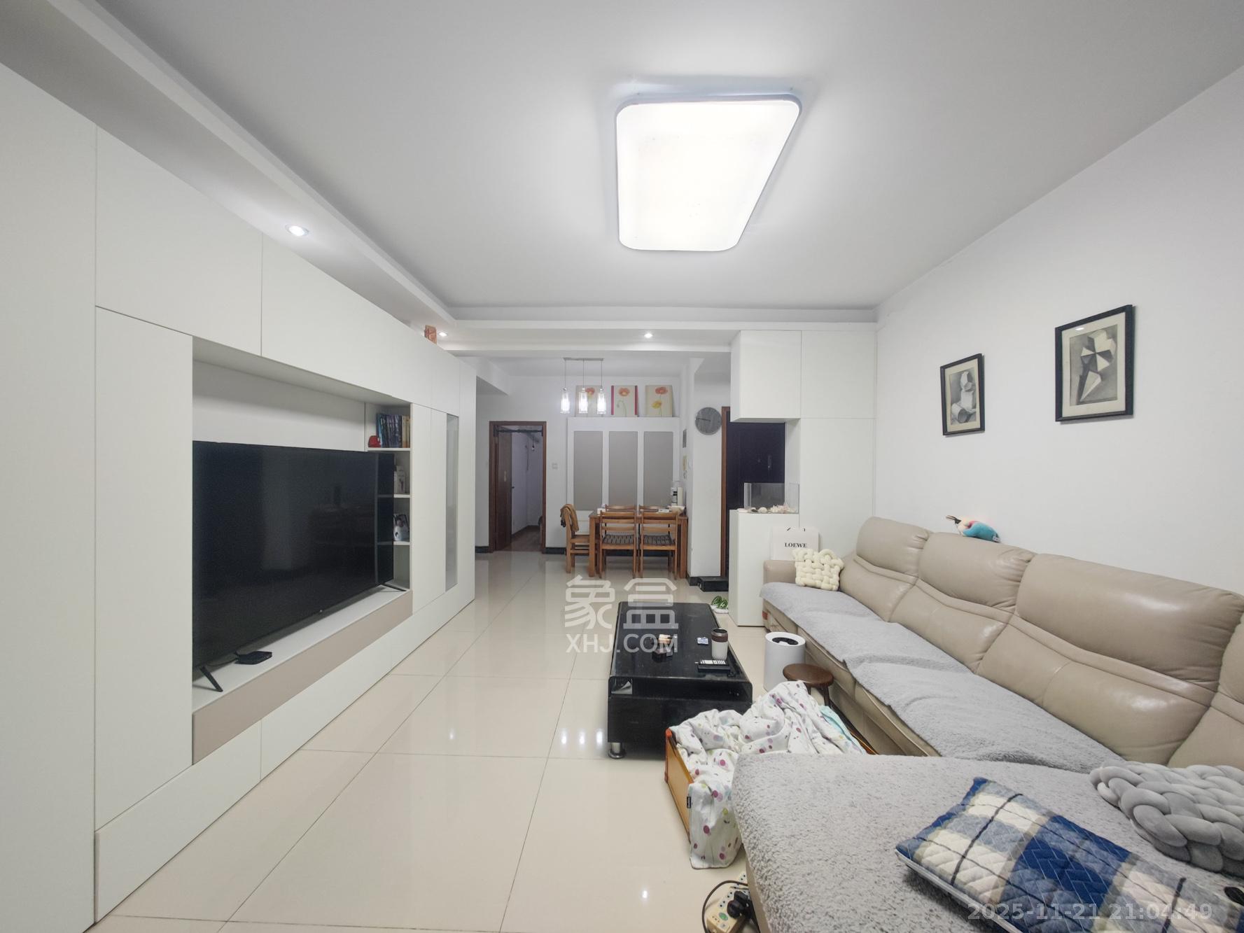 鄱阳小区 2室2厅1卫 48.0万 鄱阳小区 2室2厅1卫 48.0万客厅