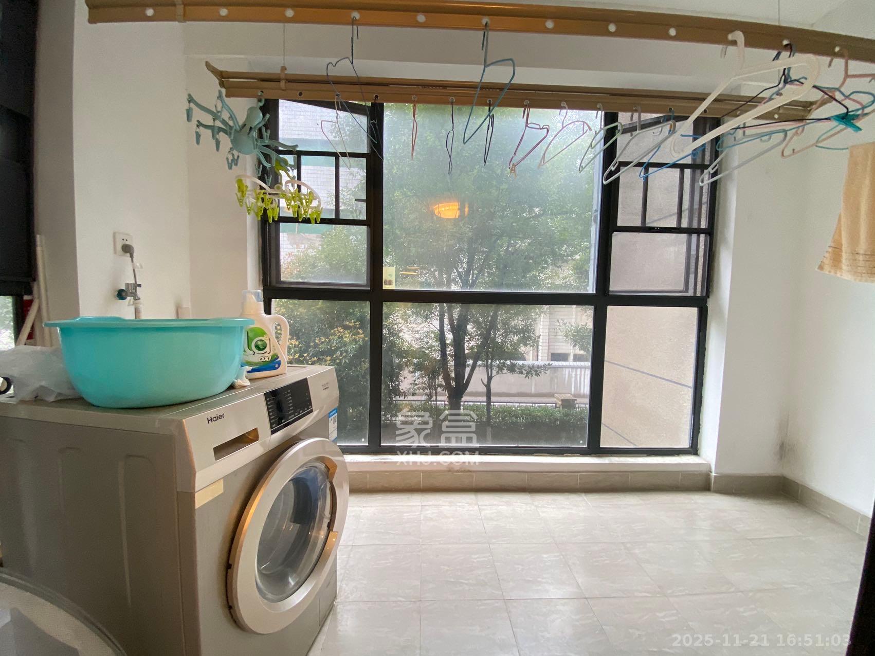 建发中央公园（建发美地）  3室2厅1卫    3200.0元/月室内图