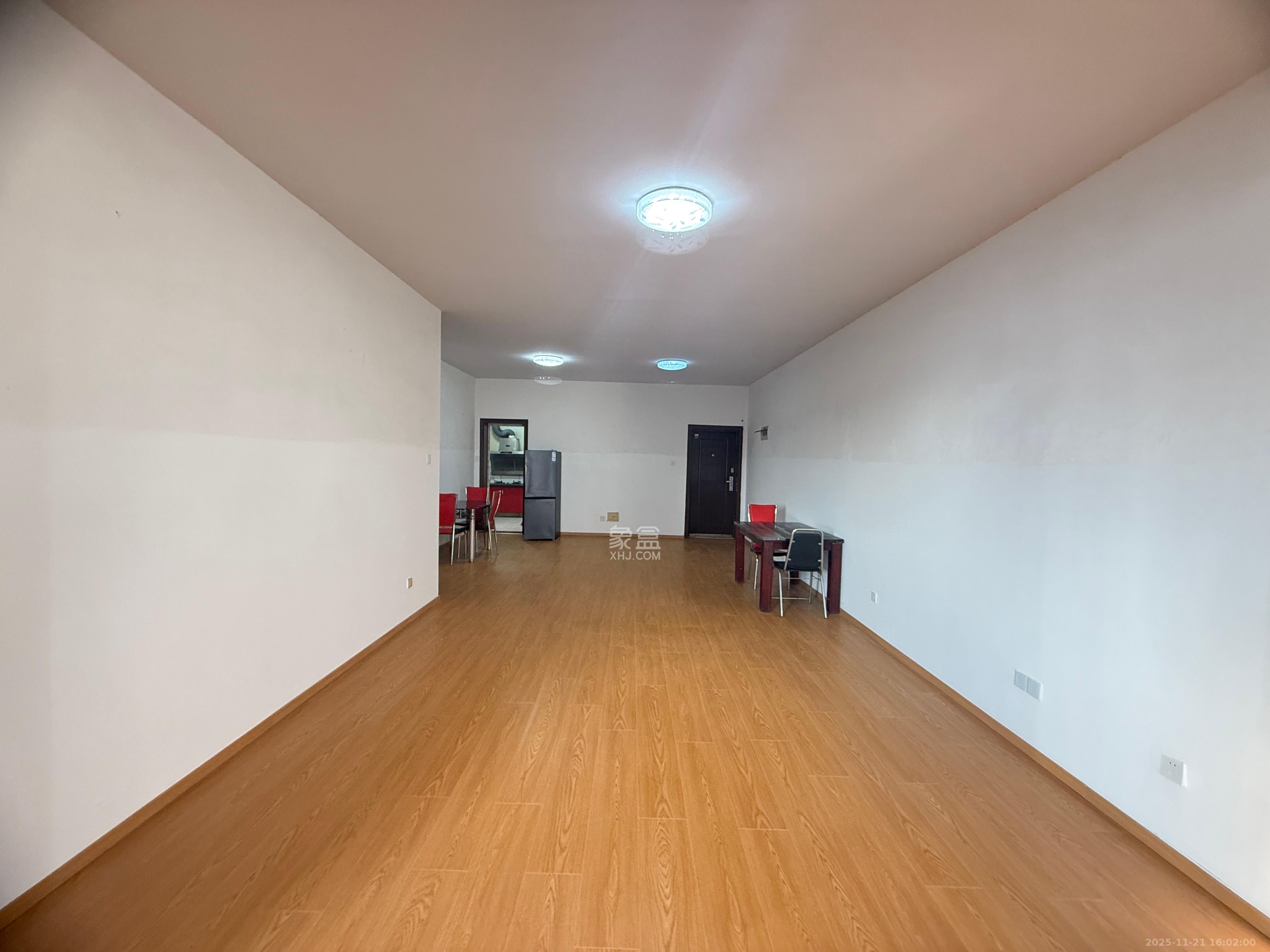 白沙湾嘉园 3室2厅1卫 2800.0元/月 白沙湾嘉园 3室2厅1卫 2800.0元/月室内图