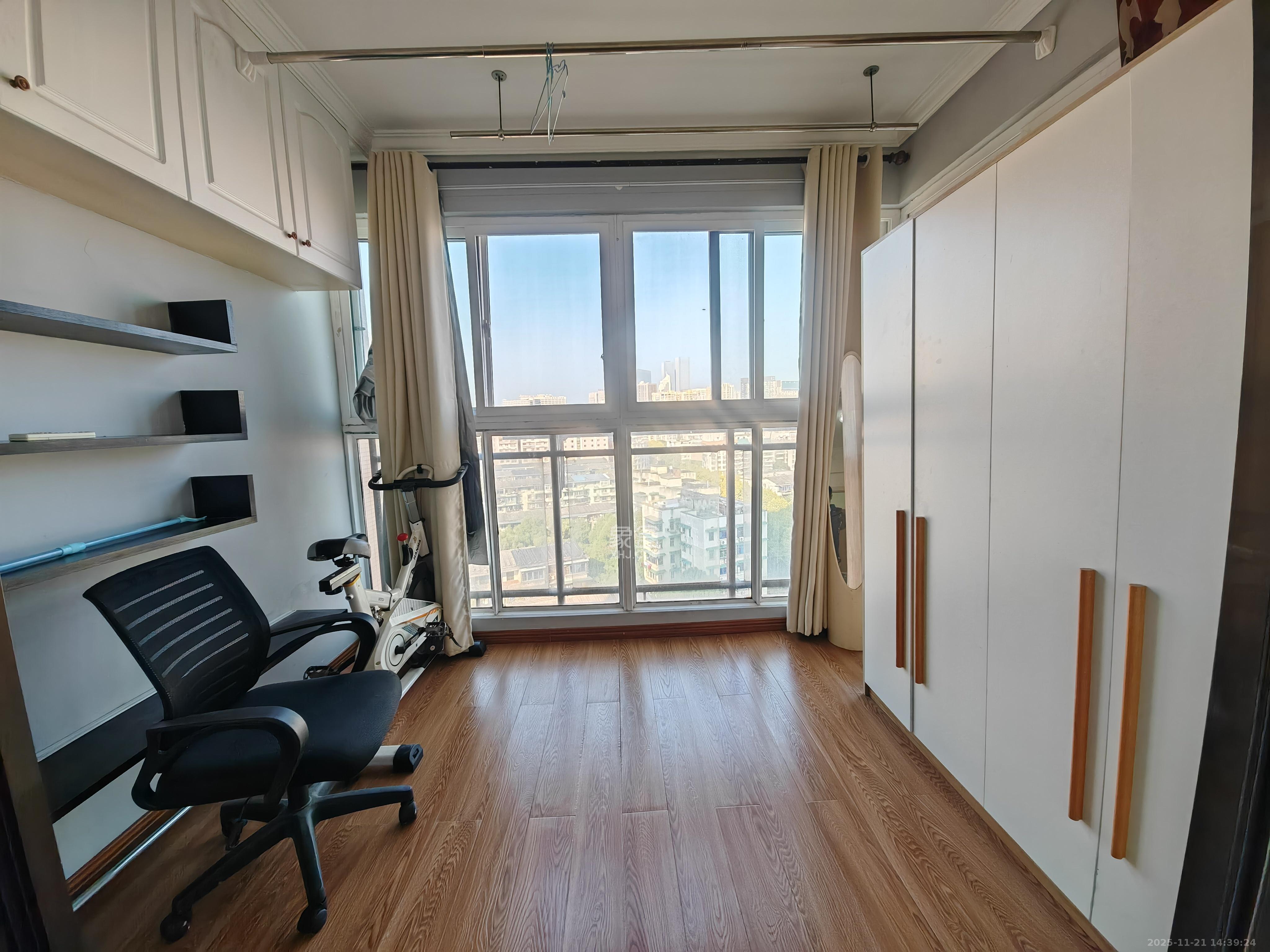 君悦紫园  1室1厅1卫    2000.0元/月室内图