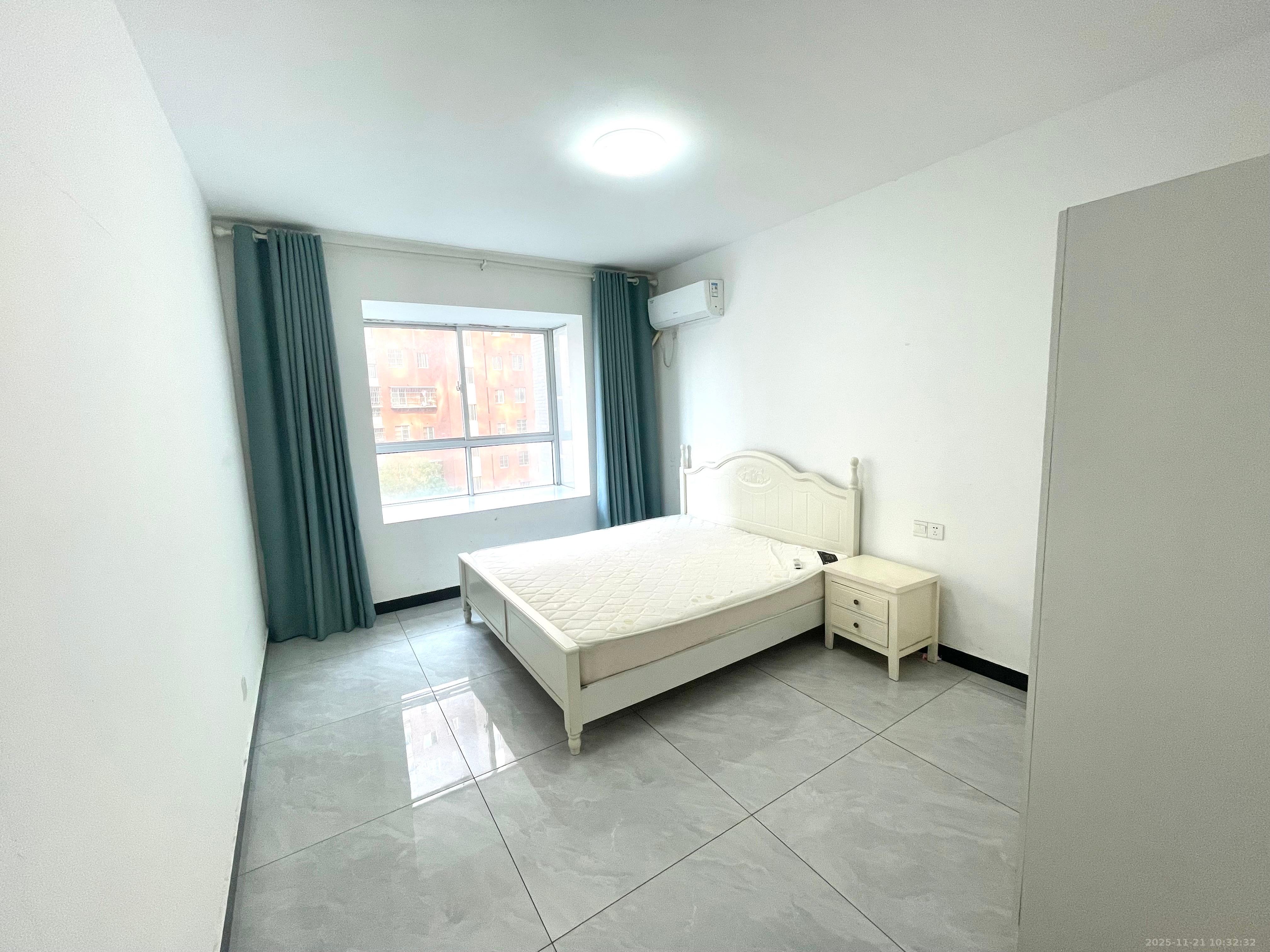 湘楚家园 3室2厅2卫 1500.0元/月 湘楚家园 3室2厅2卫 1500.0元/月室内图