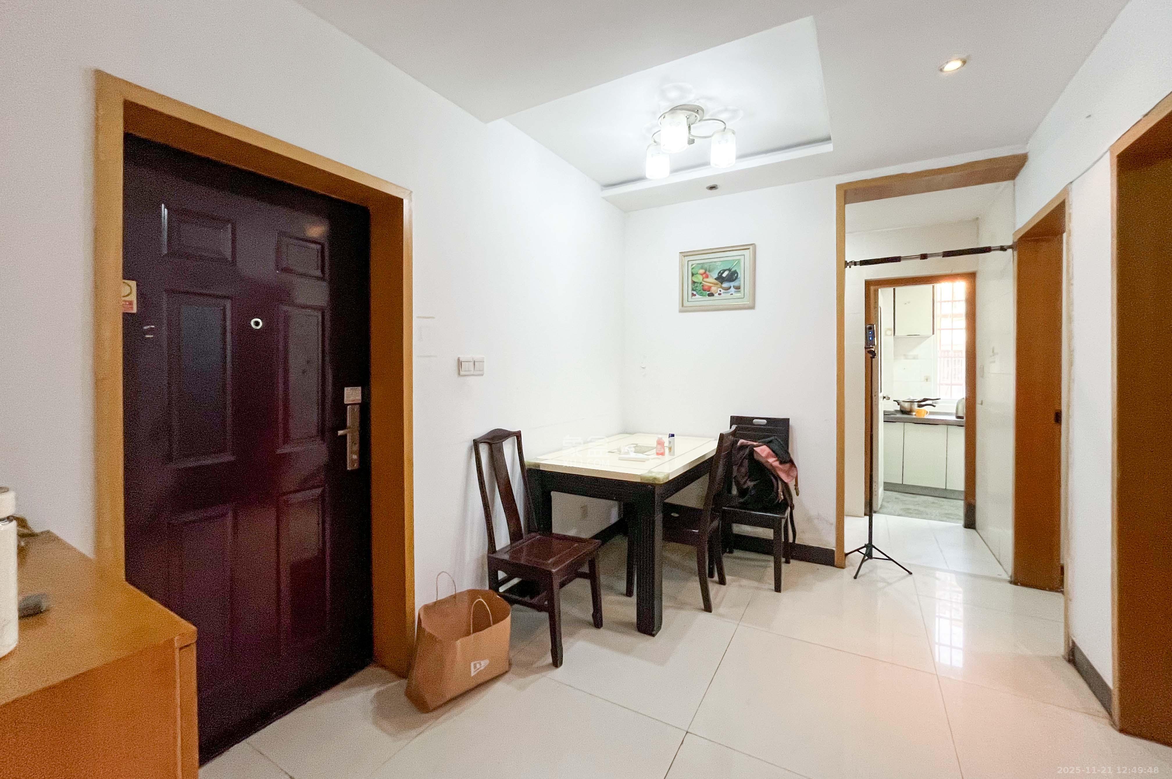 老灯泡厂宿舍(啤酒厂宿舍) 3室2厅1卫 68.0万 老灯泡厂宿舍(啤酒厂宿舍) 3室2厅1卫 68.0万其他