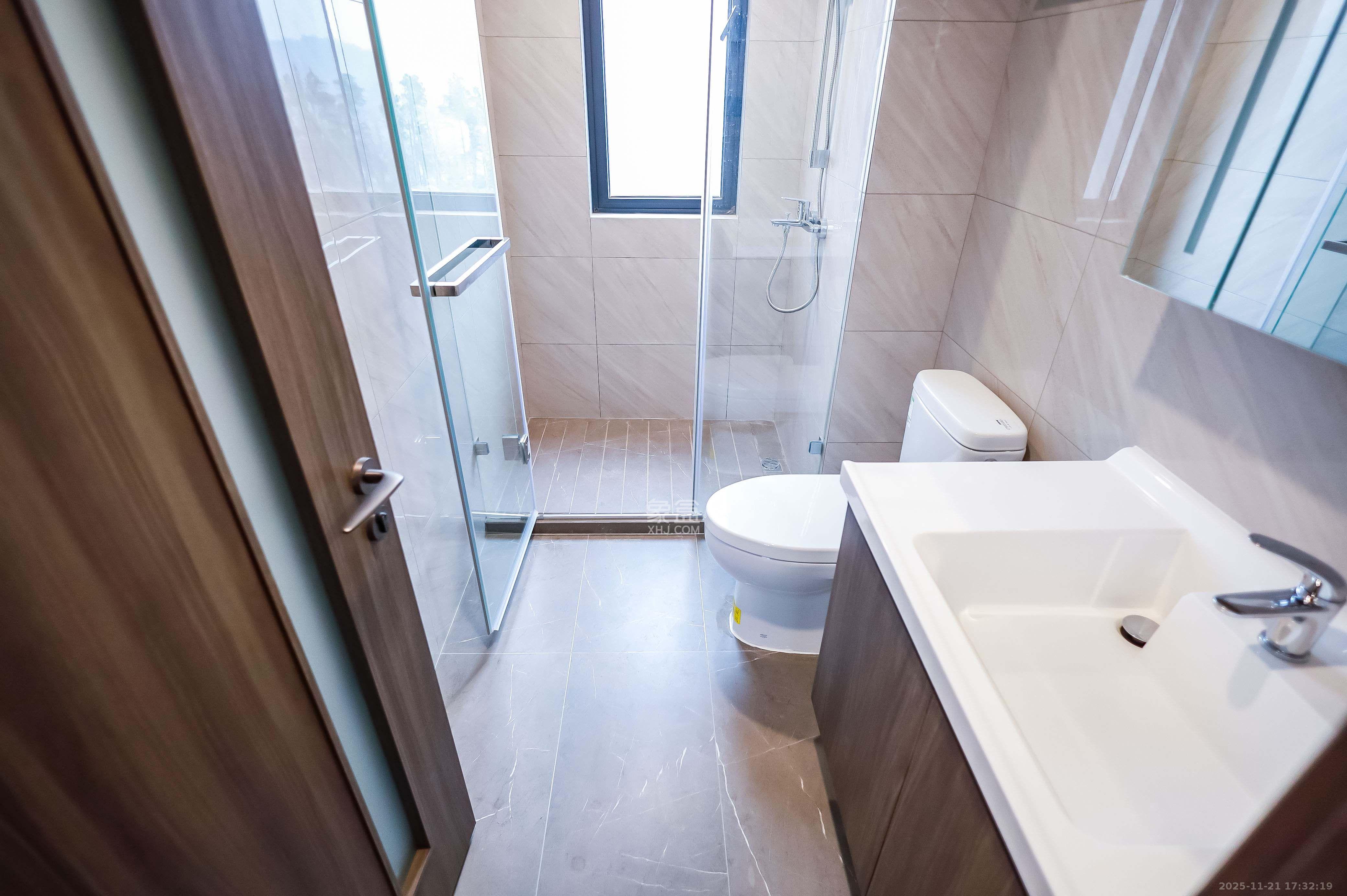 龙湖舜山府 4室2厅2卫 4800.0元/月 龙湖舜山府 4室2厅2卫 4800.0元/月室内图