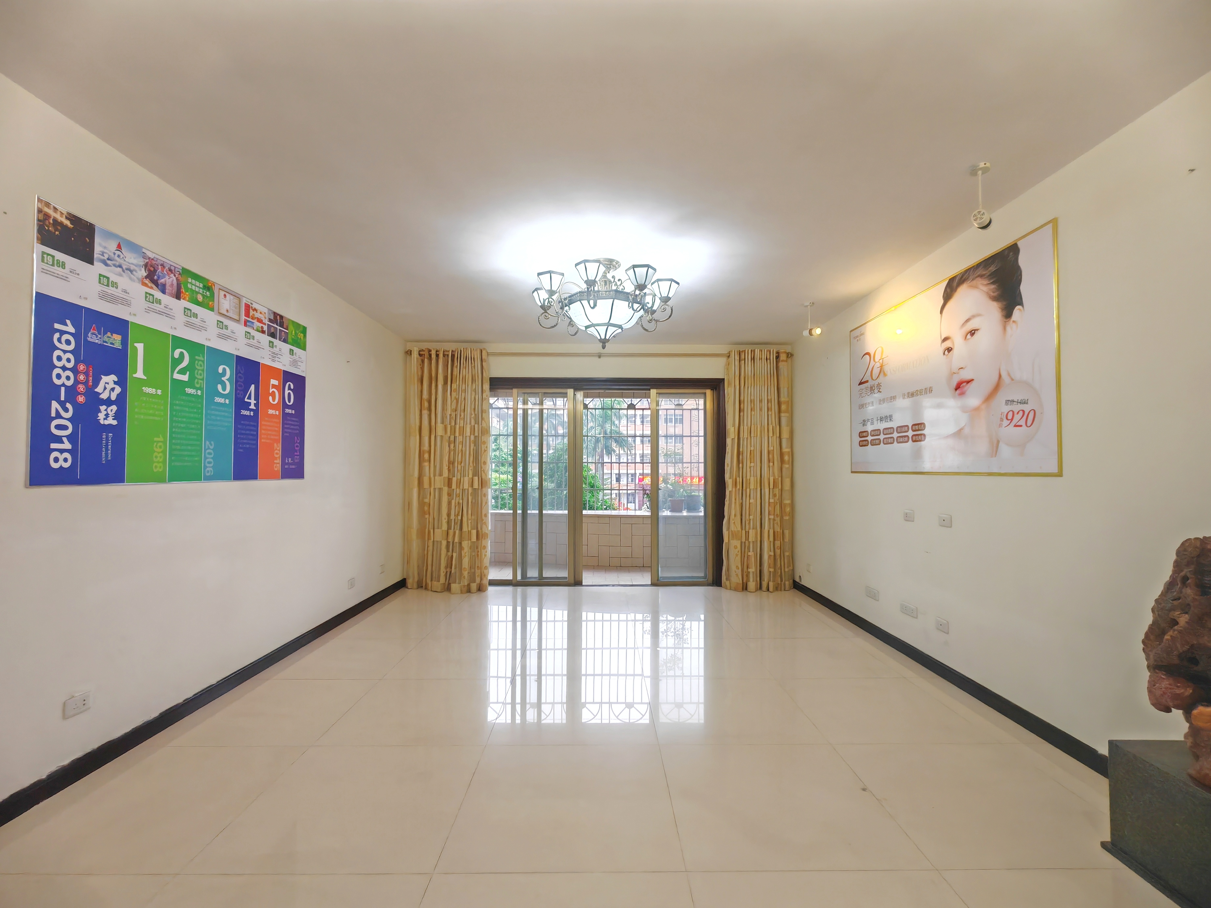 振兴南小区  4室2厅2卫    3500.0元/月