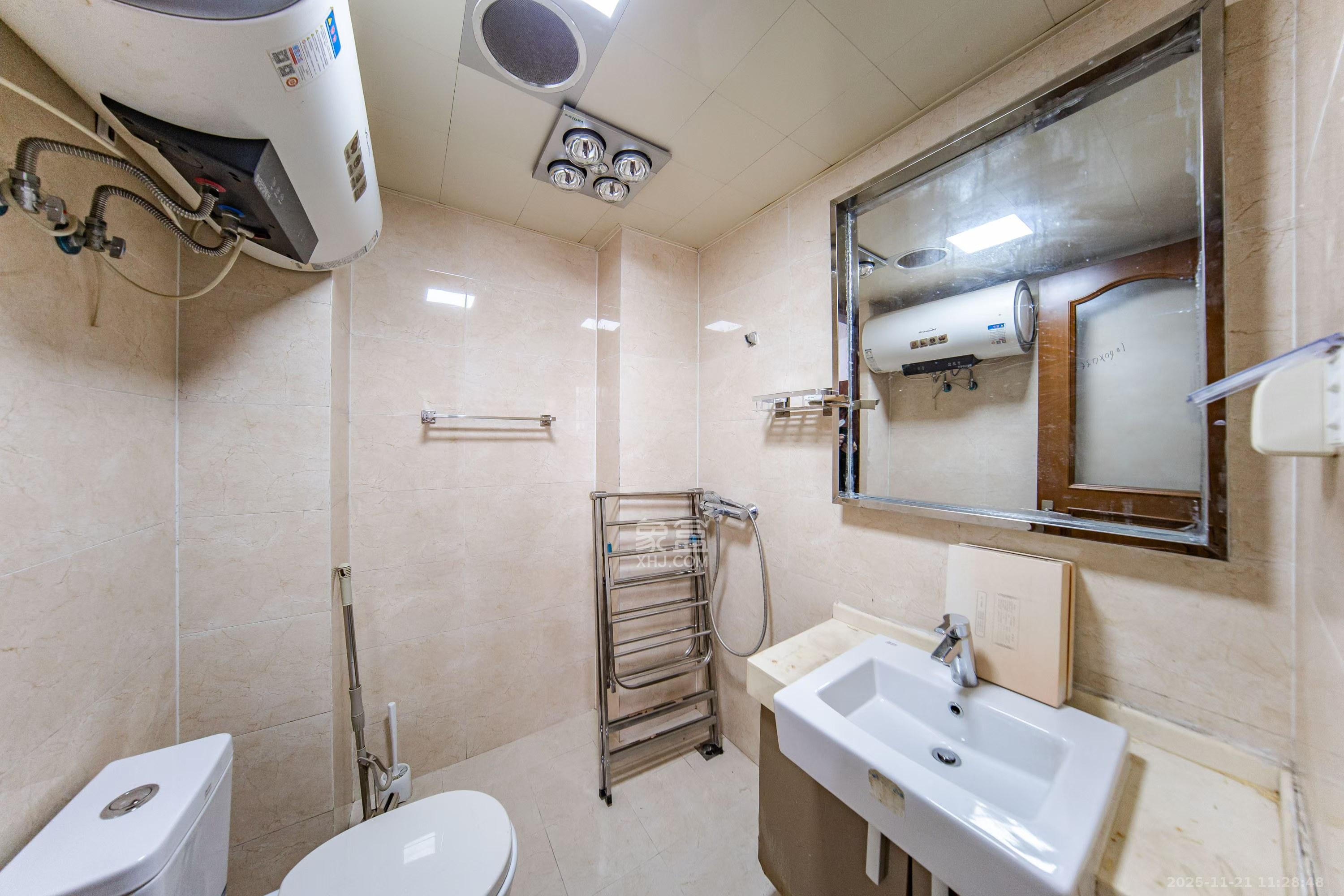 阳光100三期 1室1厅1卫 1700.0元/月 阳光100三期 1室1厅1卫 1700.0元/月室内图