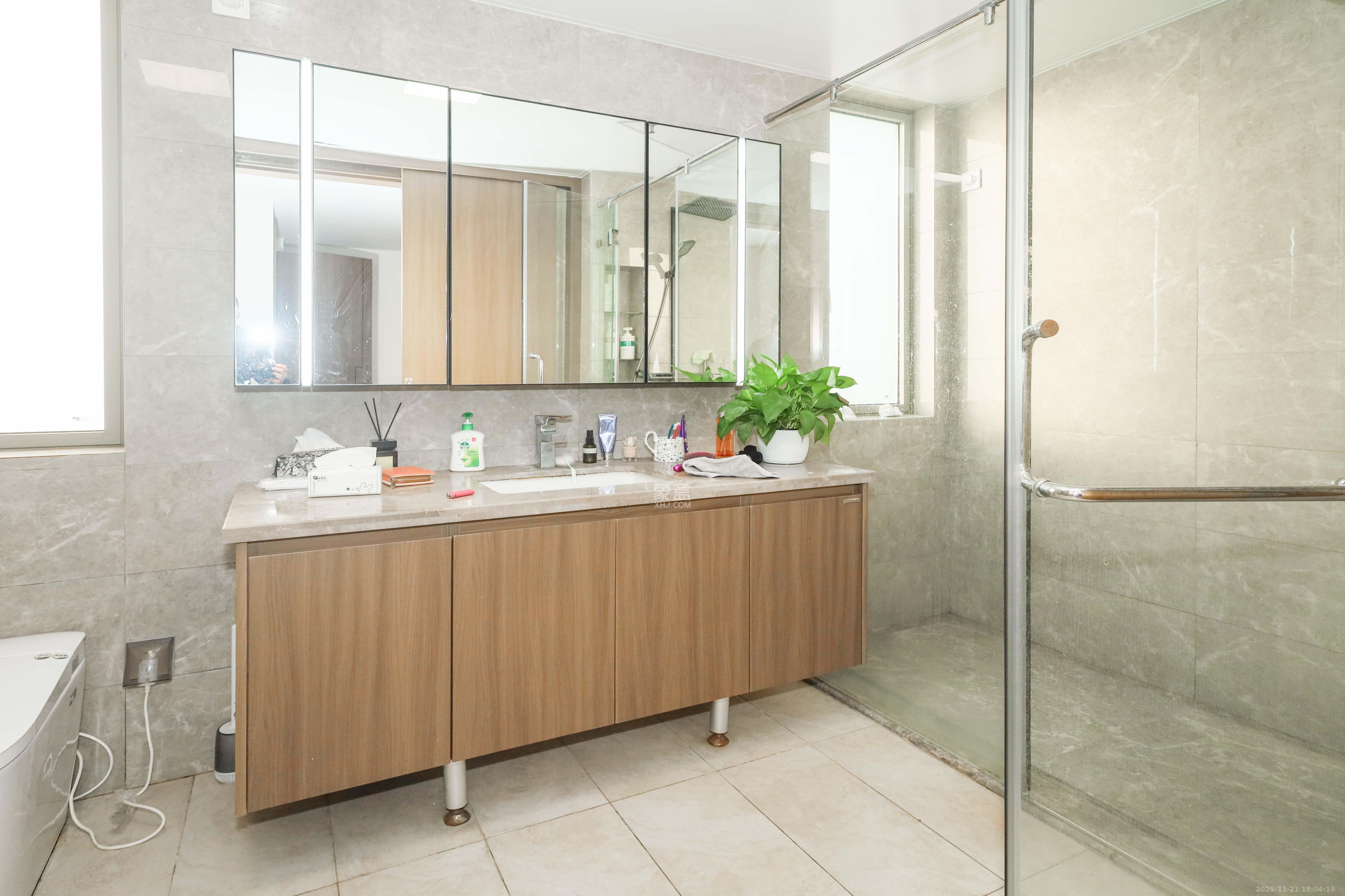 梅溪华府(新城金茂梦想华府) 4室2厅3卫 268.0万 梅溪华府(新城金茂梦想华府) 4室2厅3卫 268.0万卫生间