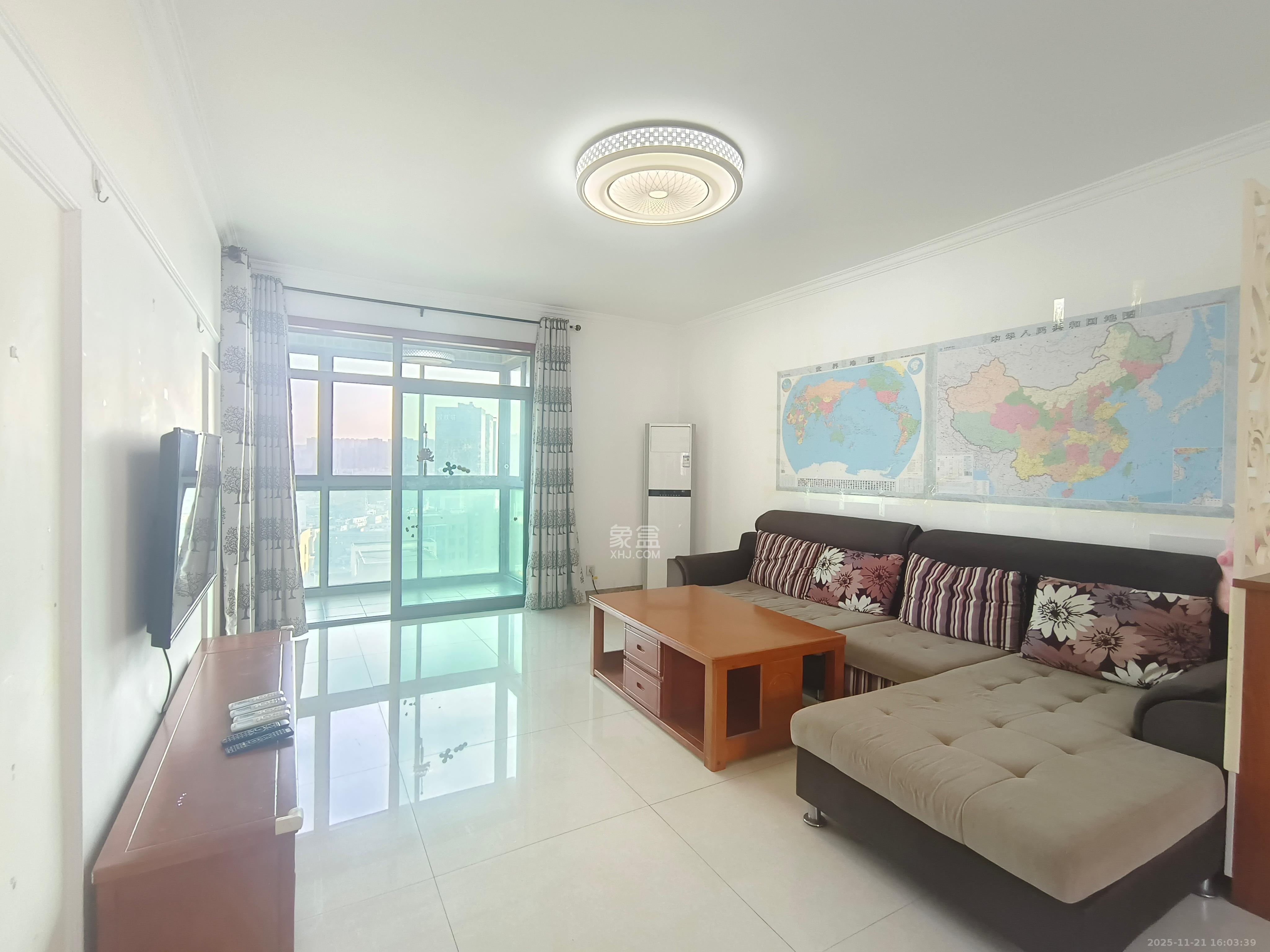 新城新世界一二三期  3室2厅2卫    3200.0元/月室内图1