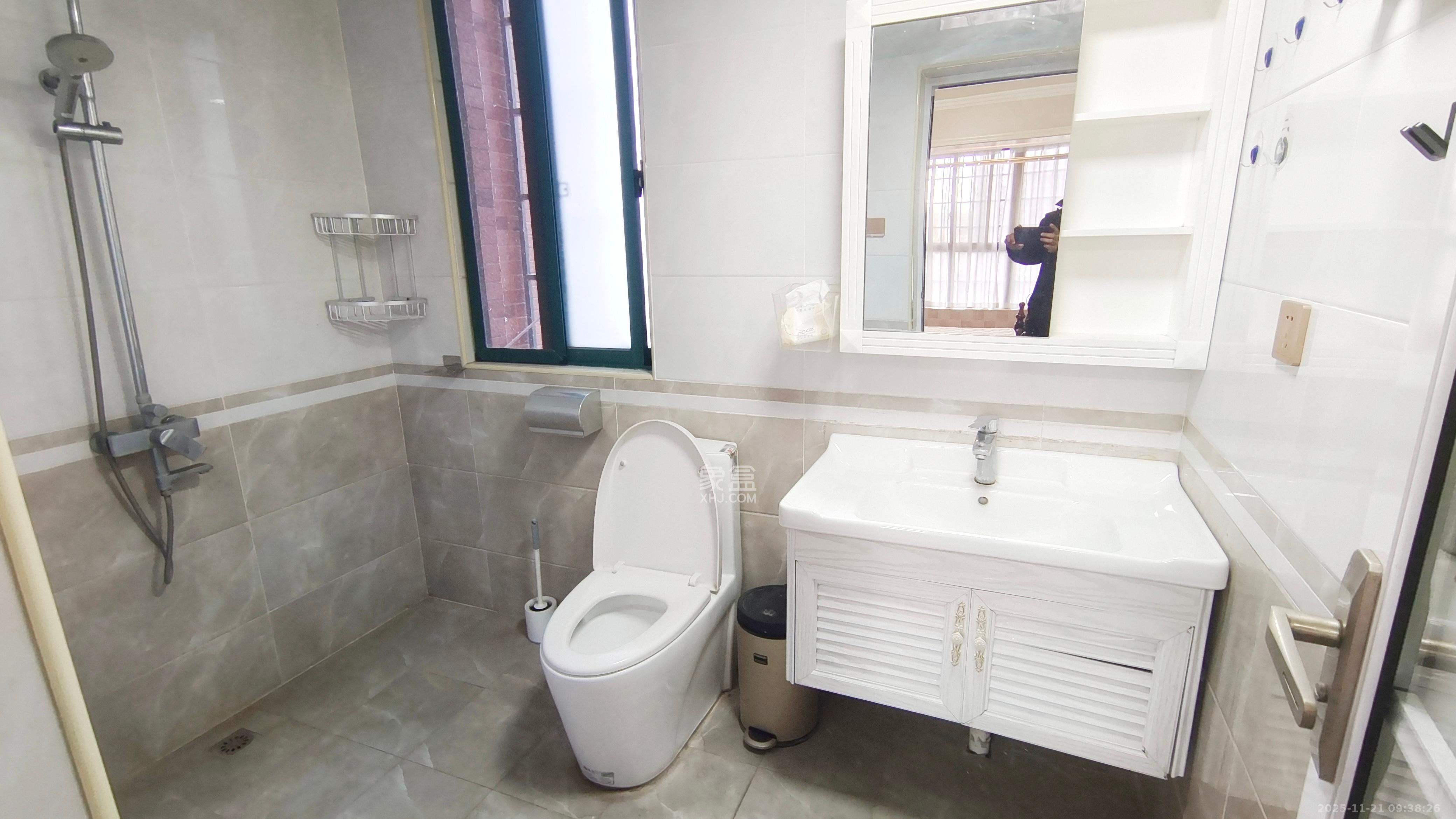 东玺门 3室2厅1卫 2800.0元/月 东玺门 3室2厅1卫 2800.0元/月室内图