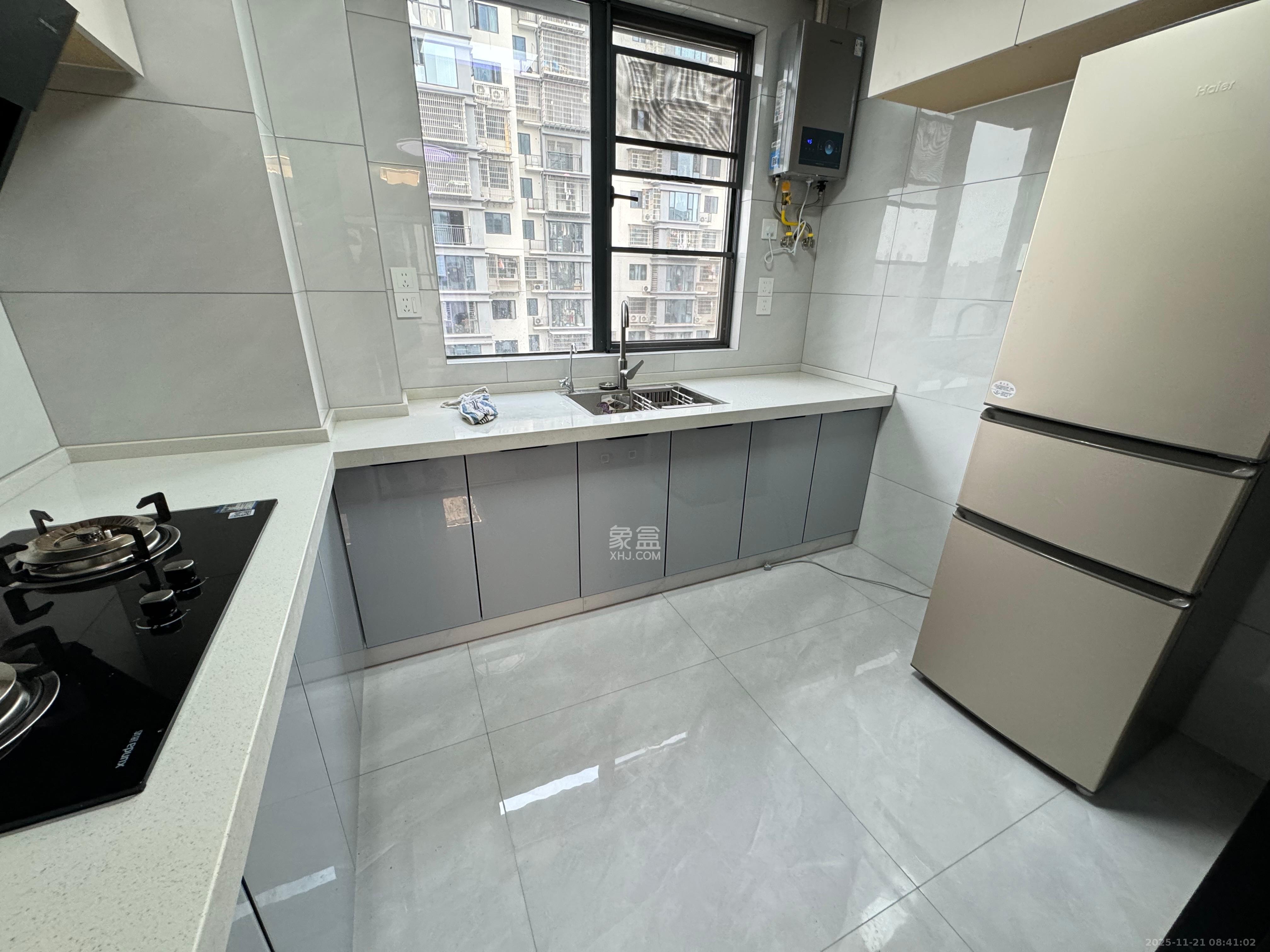 旭日嘉苑  3室2厅2卫    2900.0元/月