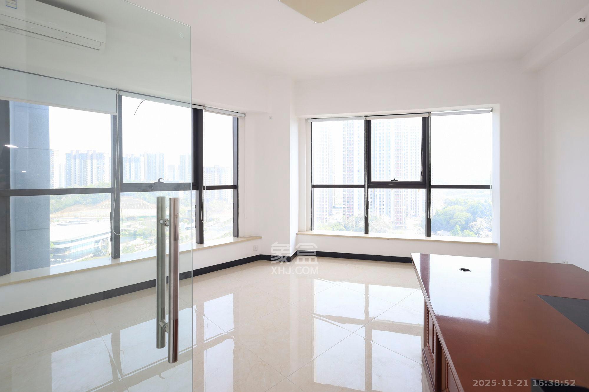 湘诚德峰小区A区 2室1厅1卫 2800.0元/月 湘诚德峰小区A区 2室1厅1卫 2800.0元/月室内图