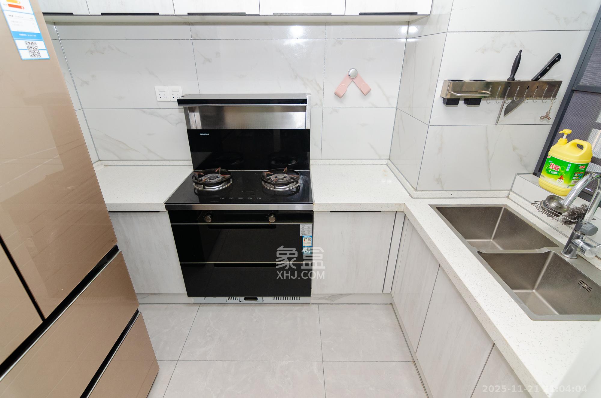 澳海澜庭 3室2厅1卫 58.8万 澳海澜庭 3室2厅1卫 58.8万厨房