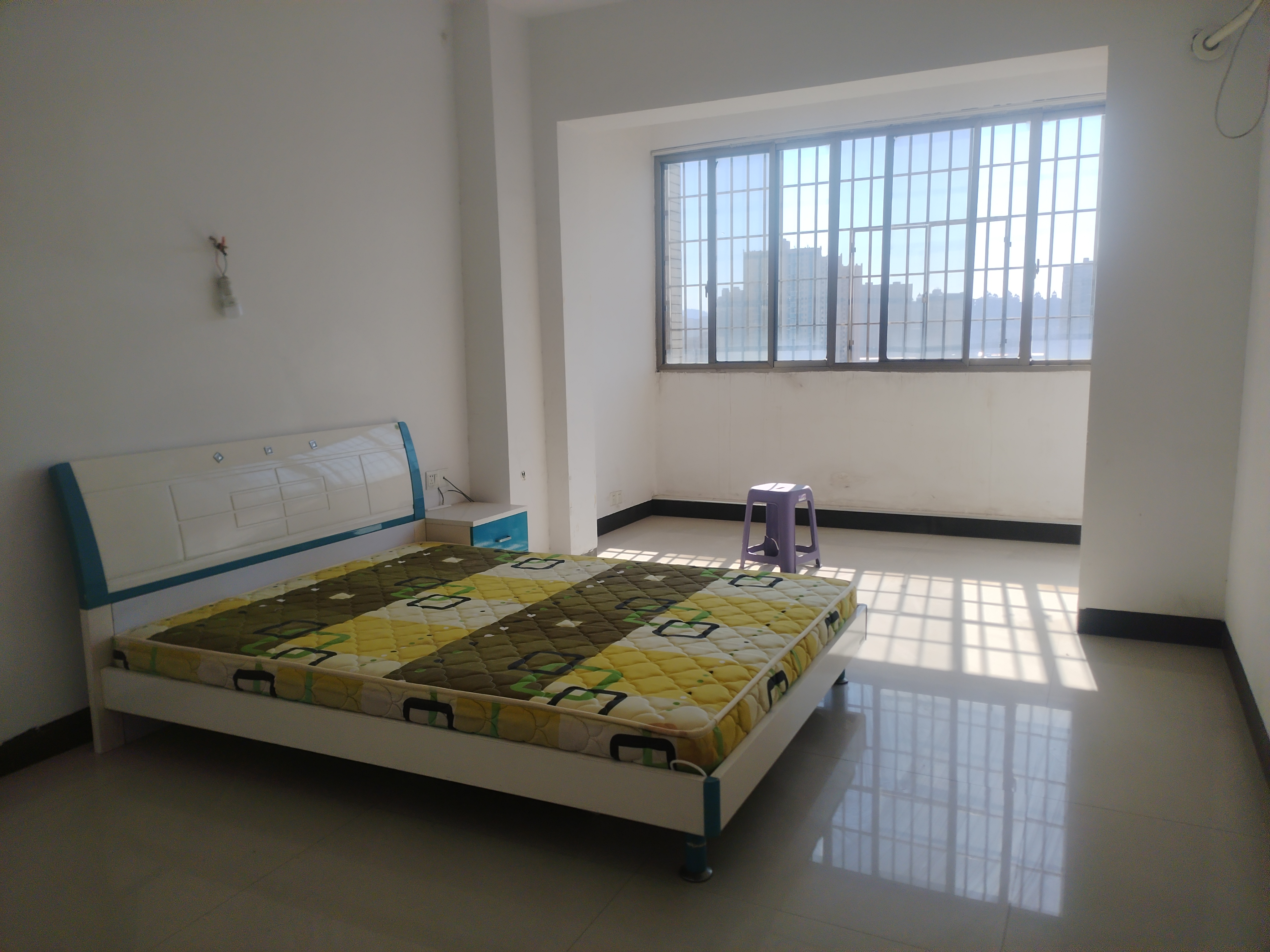 广成大厦  1室0厅0卫    70.0万客厅