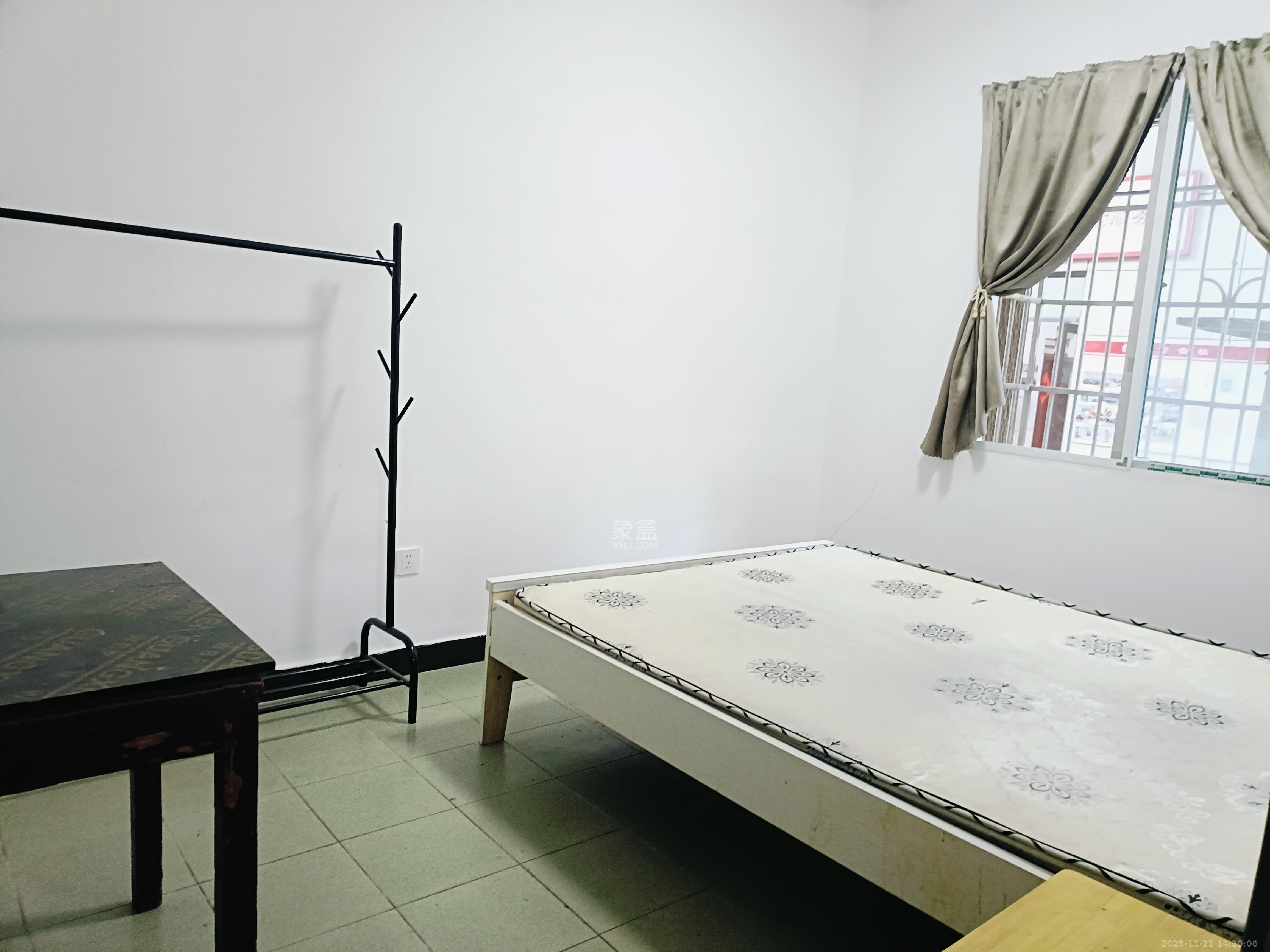 东风路新二村  3室1厅1卫    1800.0元/月室内图