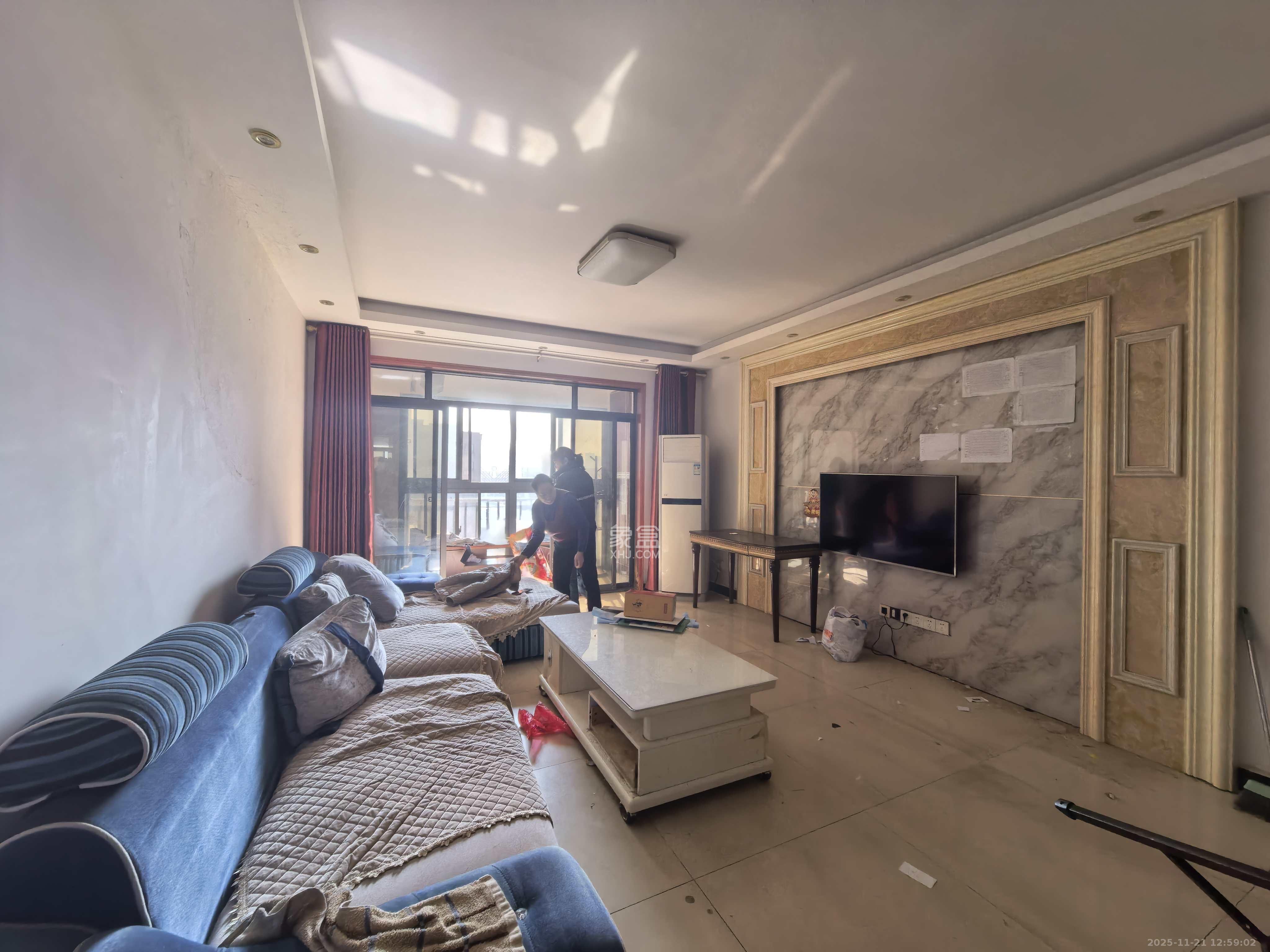 东岸梅园小区  1室0厅0卫    2800.0元/月