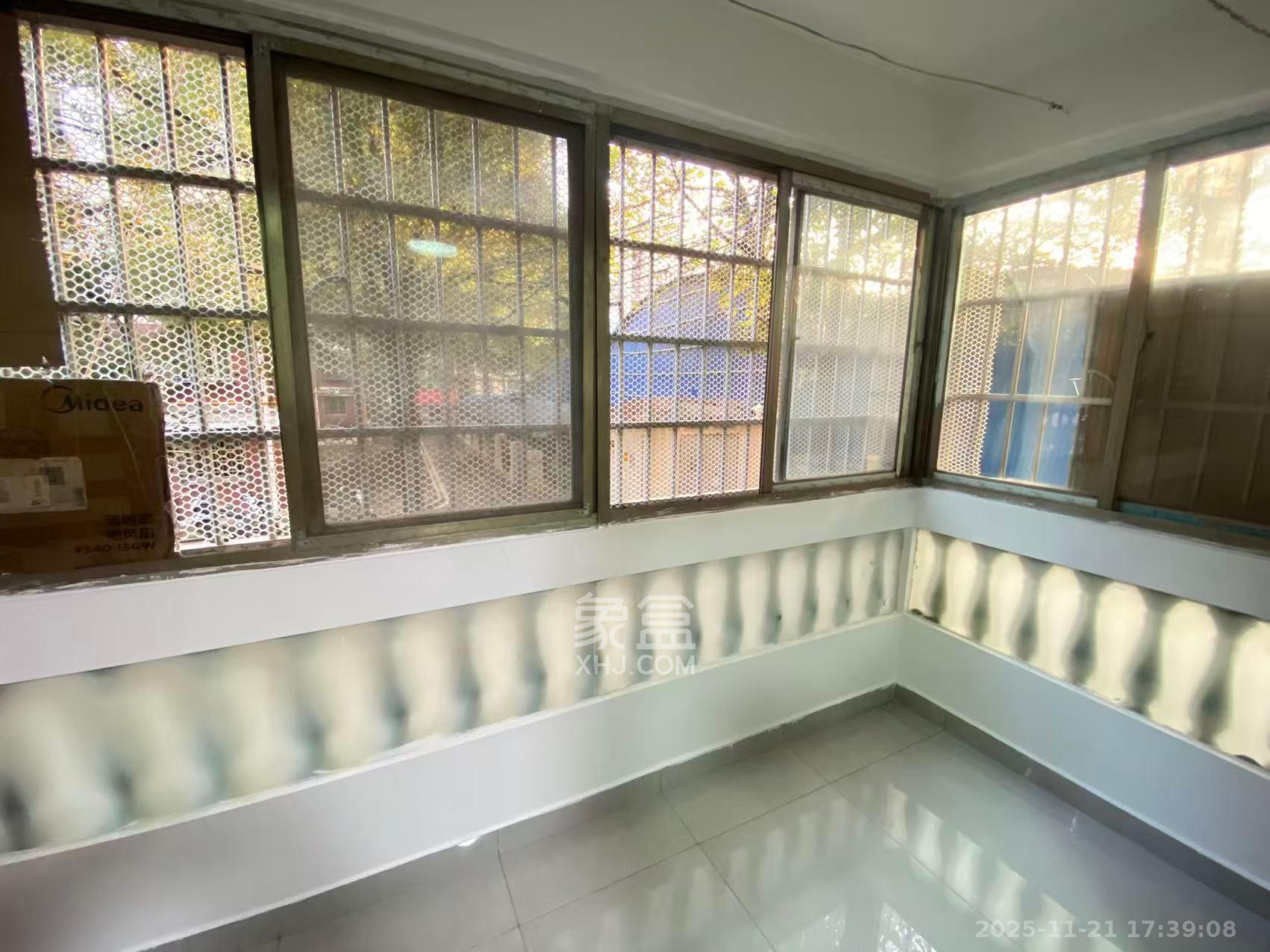 江南公寓  2室2厅1卫    2000.0元/月室内图