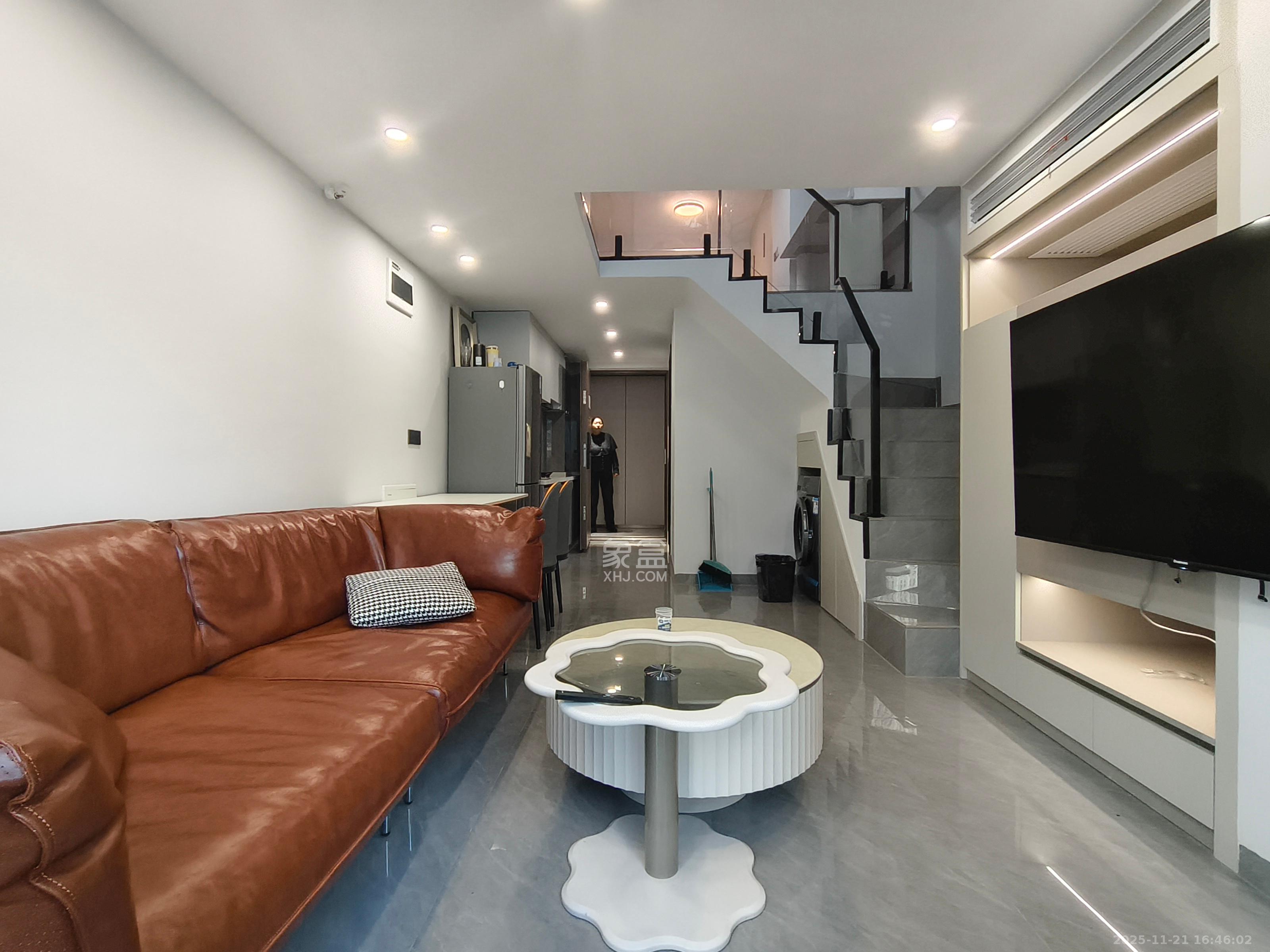 卓越中寰 2室1厅1卫 2400.0元/月 卓越中寰 2室1厅1卫 2400.0元/月室内图