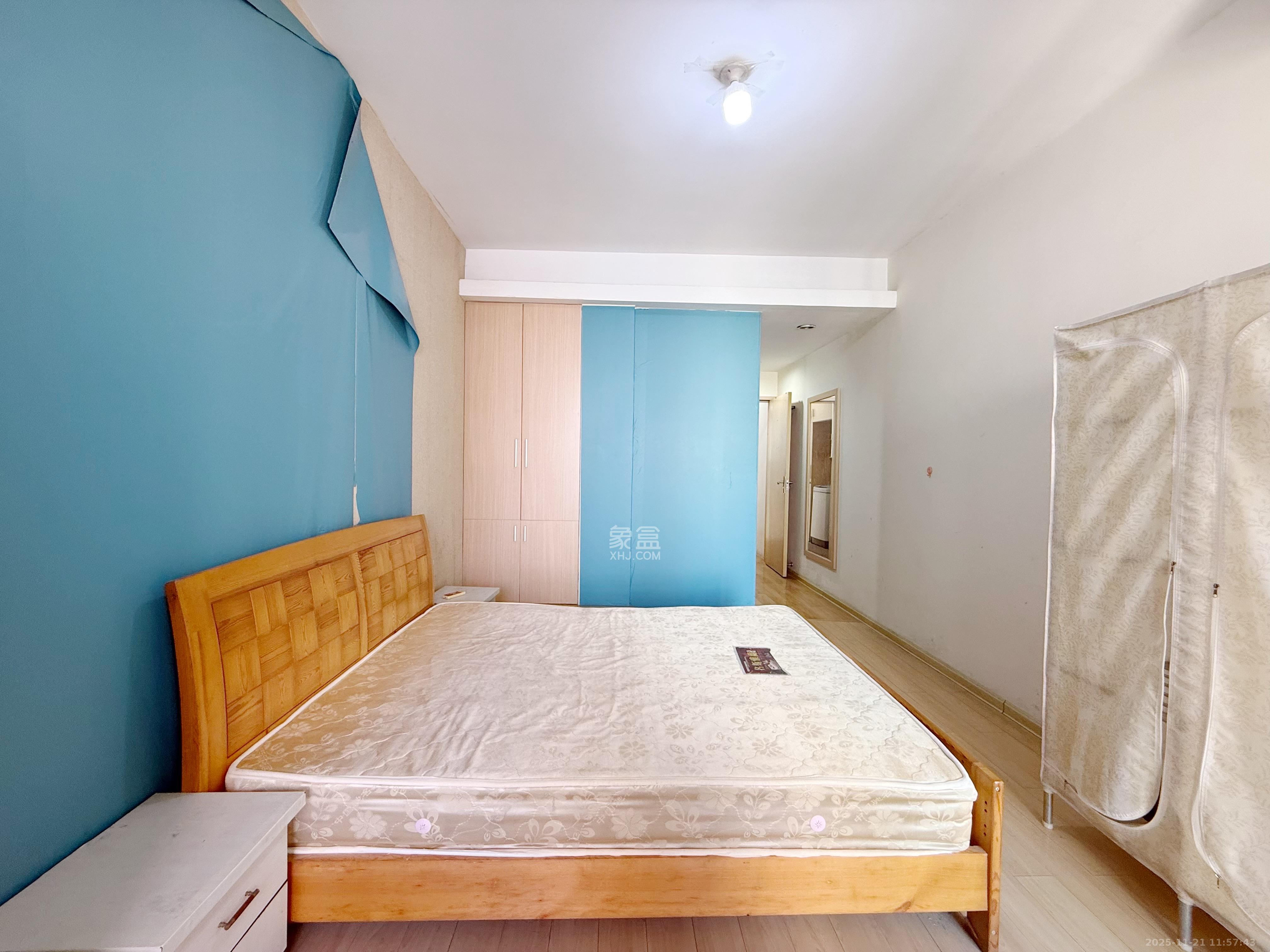 华润凤凰城一期  1室1厅1卫    1400.0元/月室内图