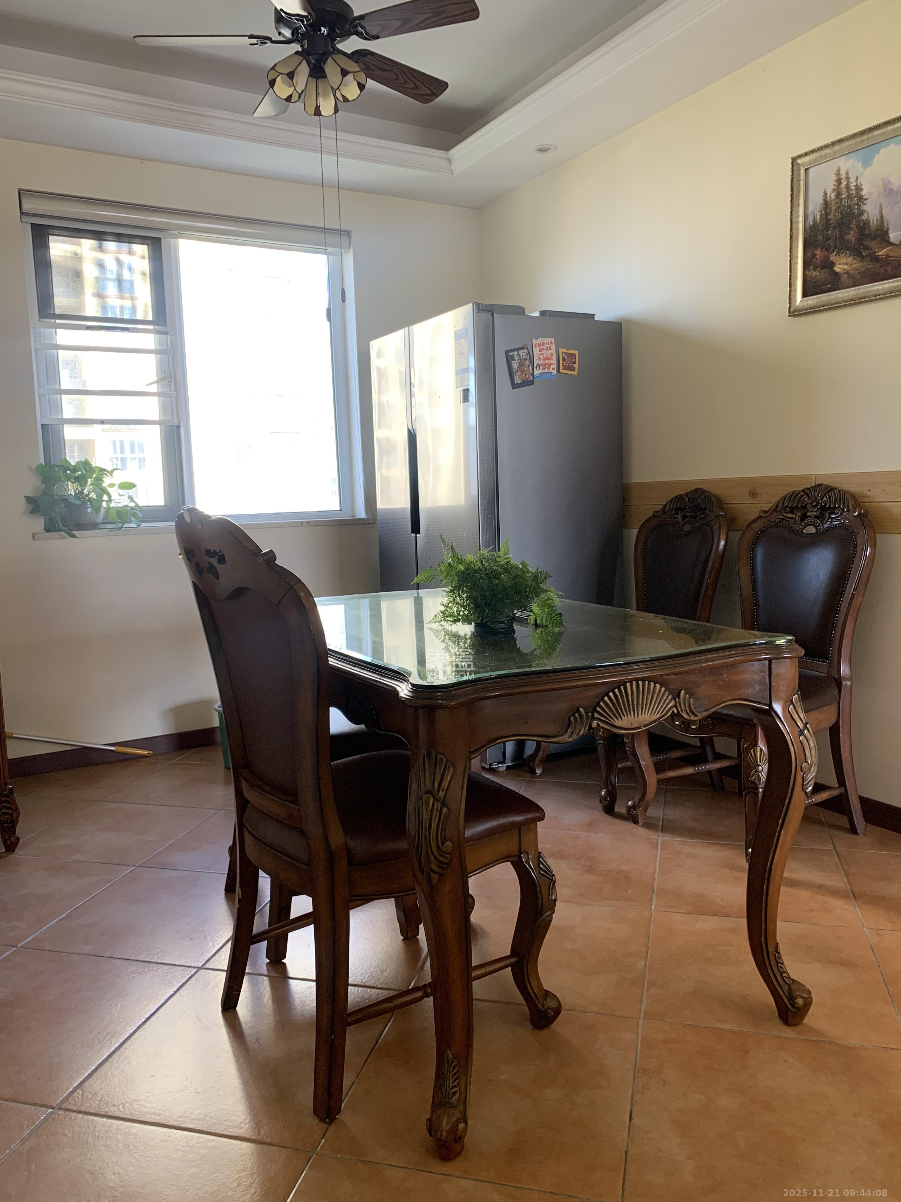 万国城(当代满庭春MOMA)三期 4室2厅2卫 3300.0元/月 万国城(当代满庭春MOMA)三期 4室2厅2卫 3300.0元/月室内图