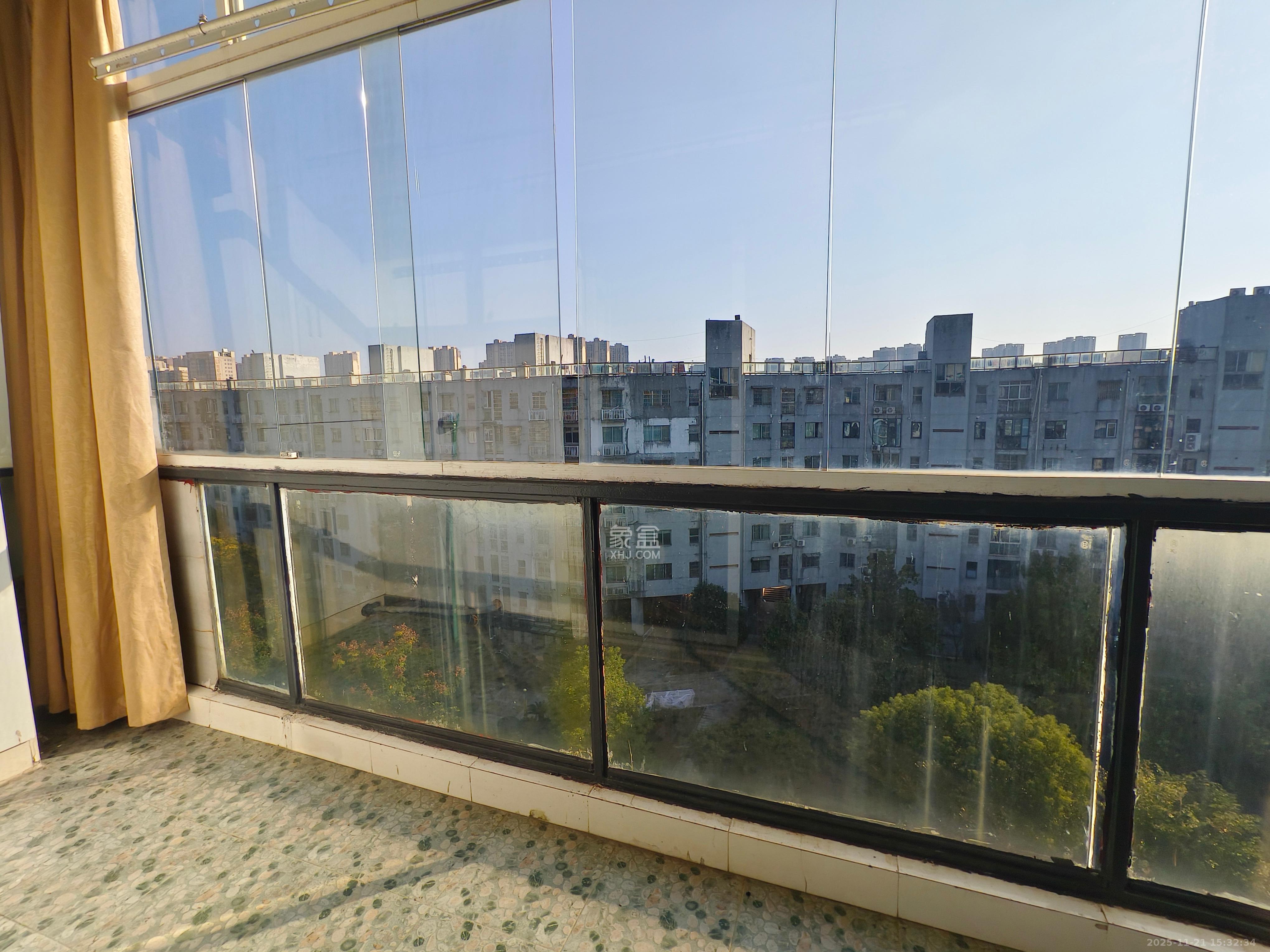 阳光100二期 2室1厅1卫 1700.0元/月 阳光100二期 2室1厅1卫 1700.0元/月室内图