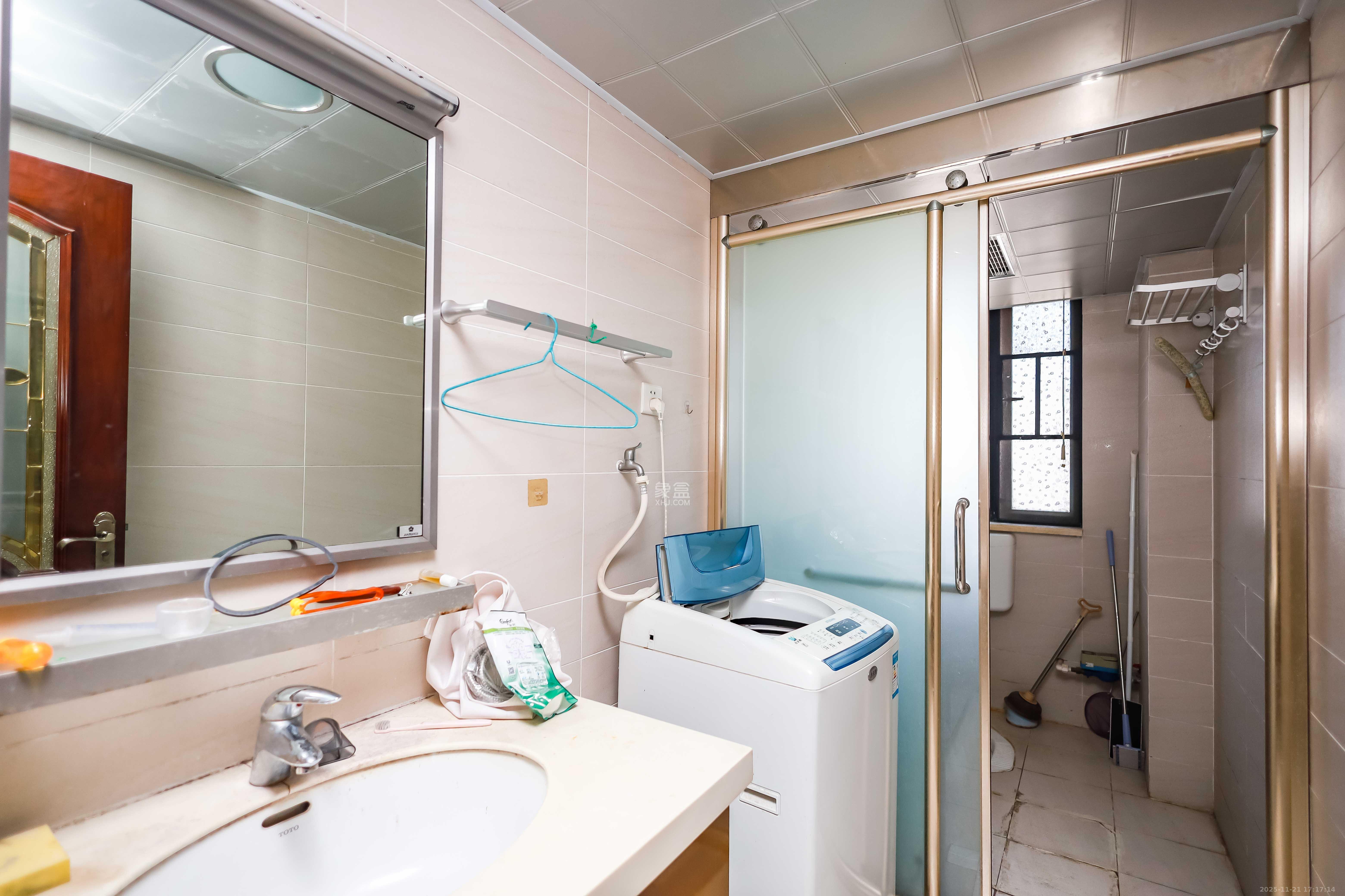 永祺西京  4室2厅2卫    180.0万卫生间