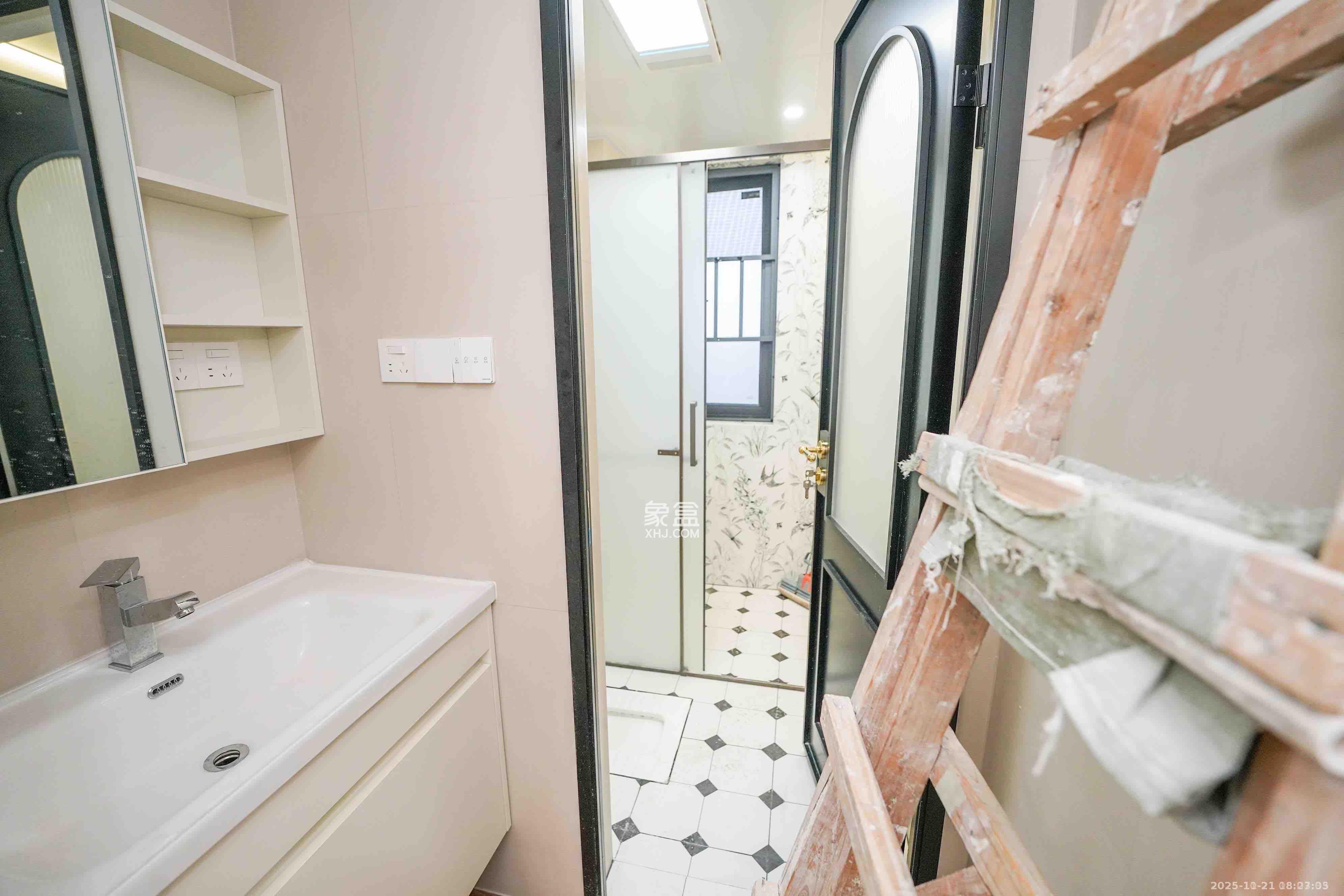 旭辉雨金广场  4室2厅2卫    3000.0元/月室内图