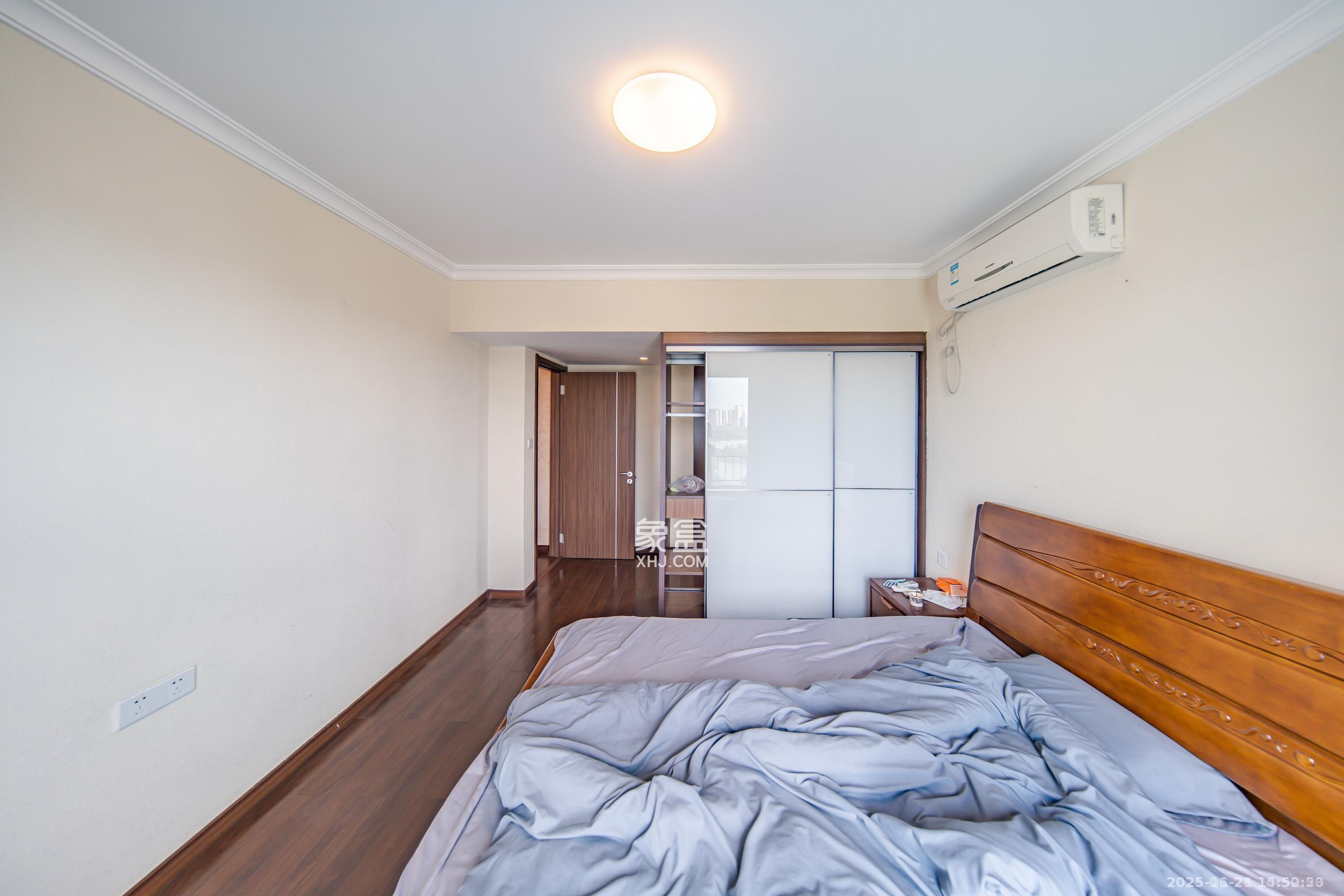 万科白鹭郡  4室2厅2卫    3200.0元/月室内图