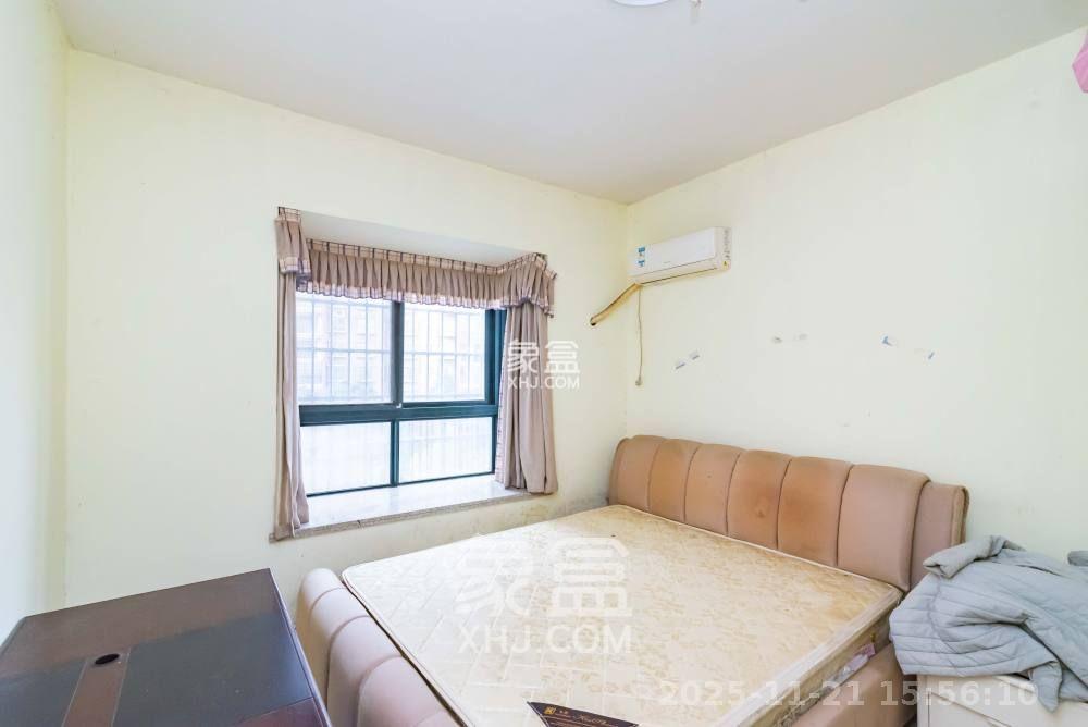 银盘鑫城  3室2厅1卫    1800.0元/月室内图