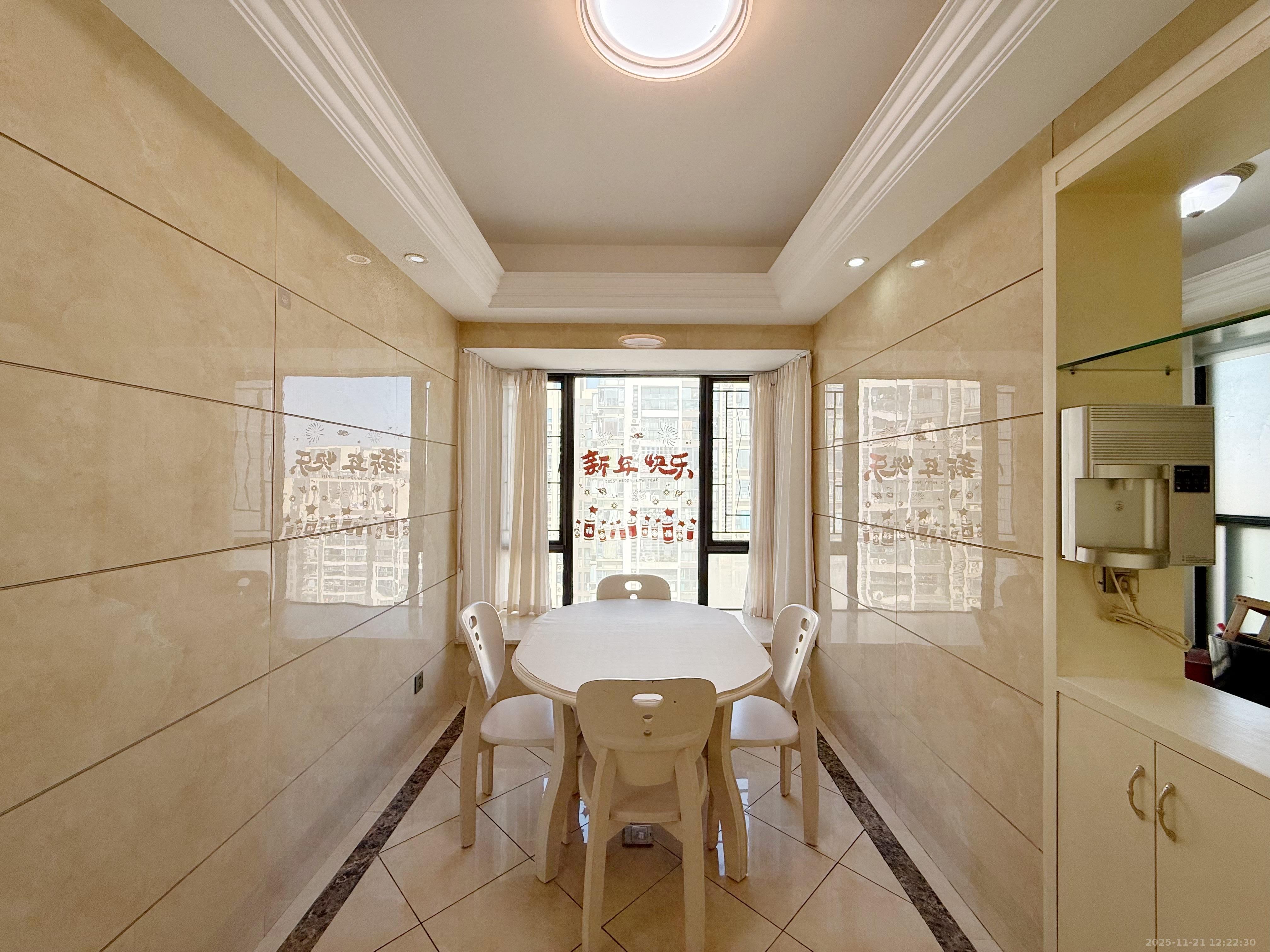 蓝山郡 3室2厅1卫 2900.0元/月 蓝山郡 3室2厅1卫 2900.0元/月室内图