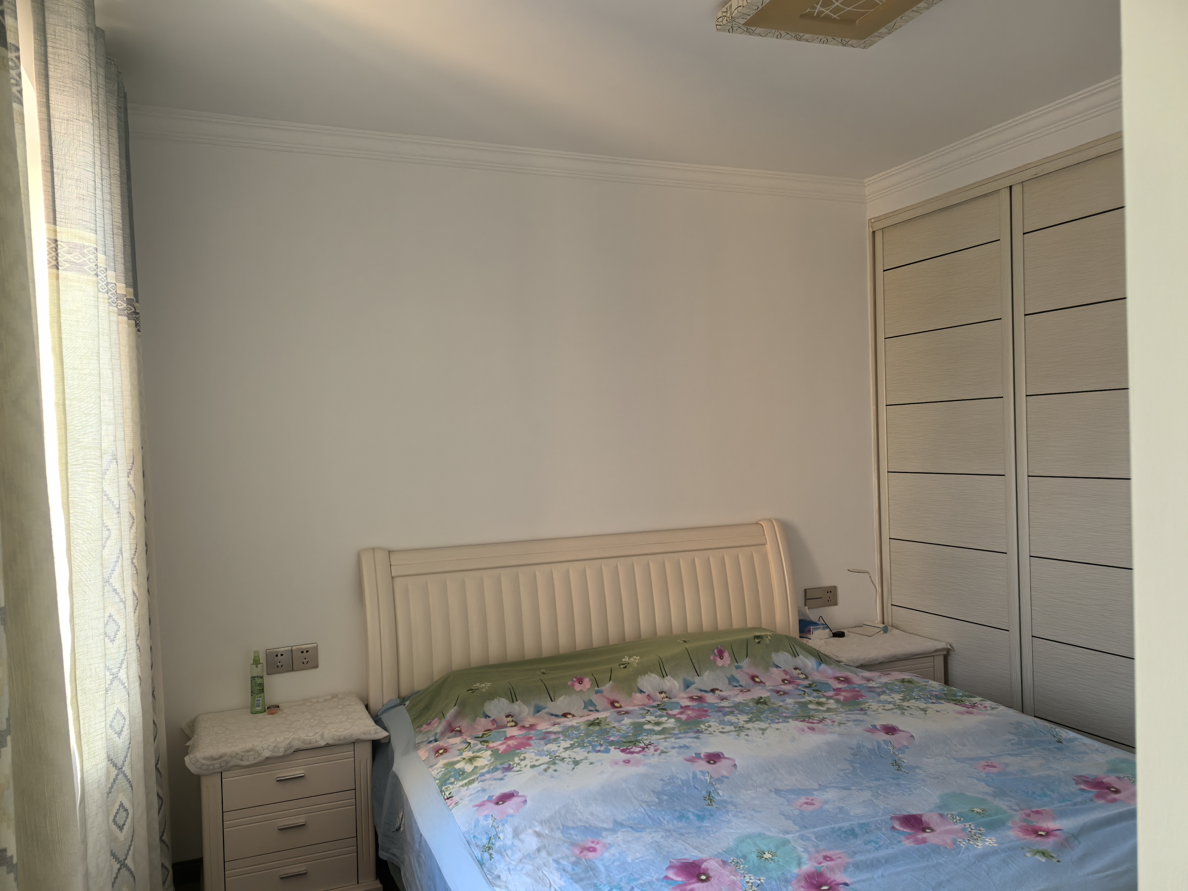 丽发新城  2室2厅1卫    1800.0元/月户型图