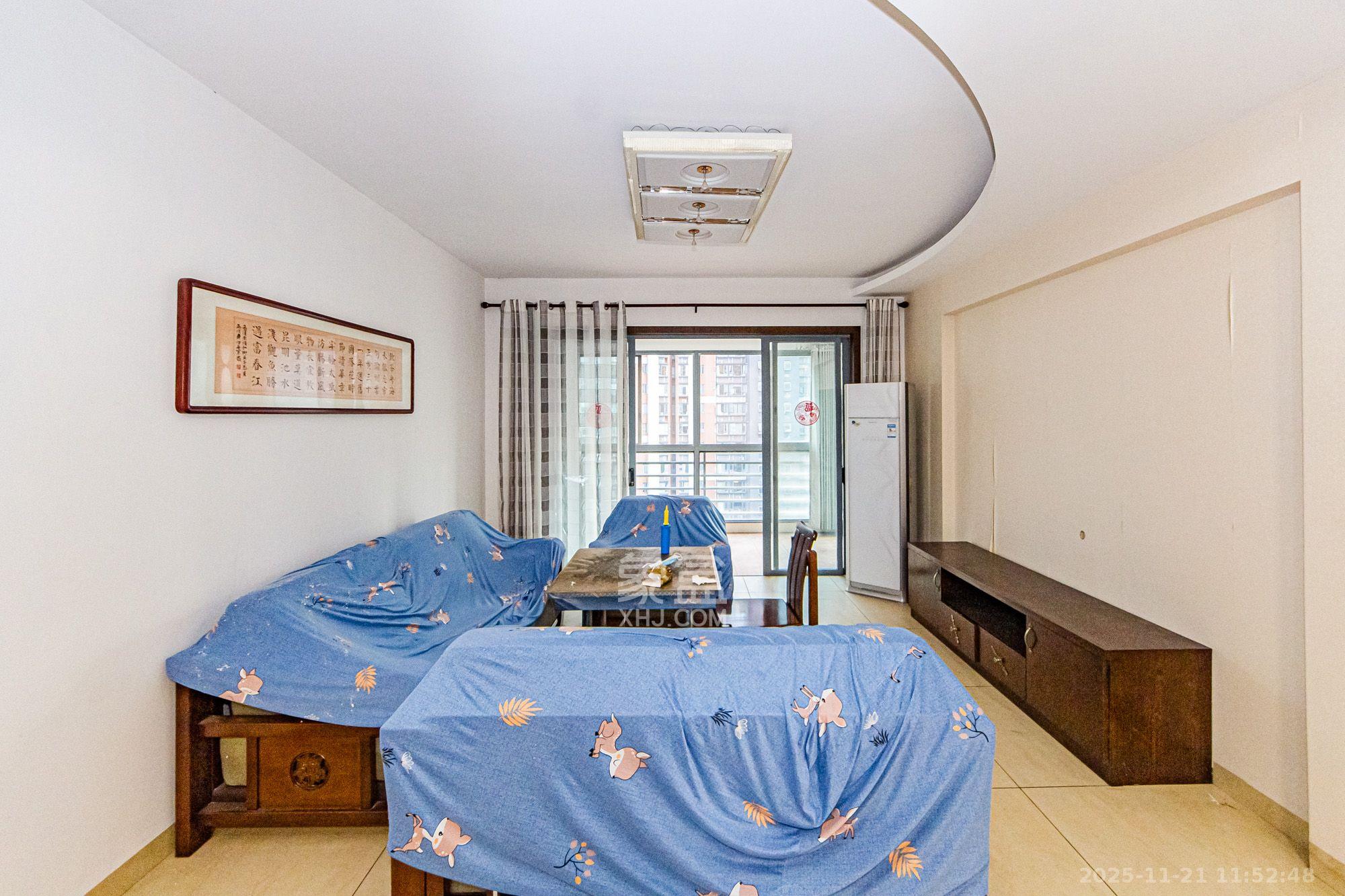 滨江君悦香邸  3室2厅2卫    3200.0元/月室内图1