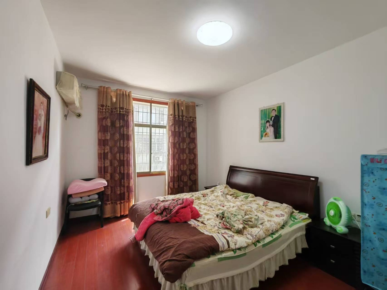 娄星区交通局  4室2厅2卫    68.8万客厅