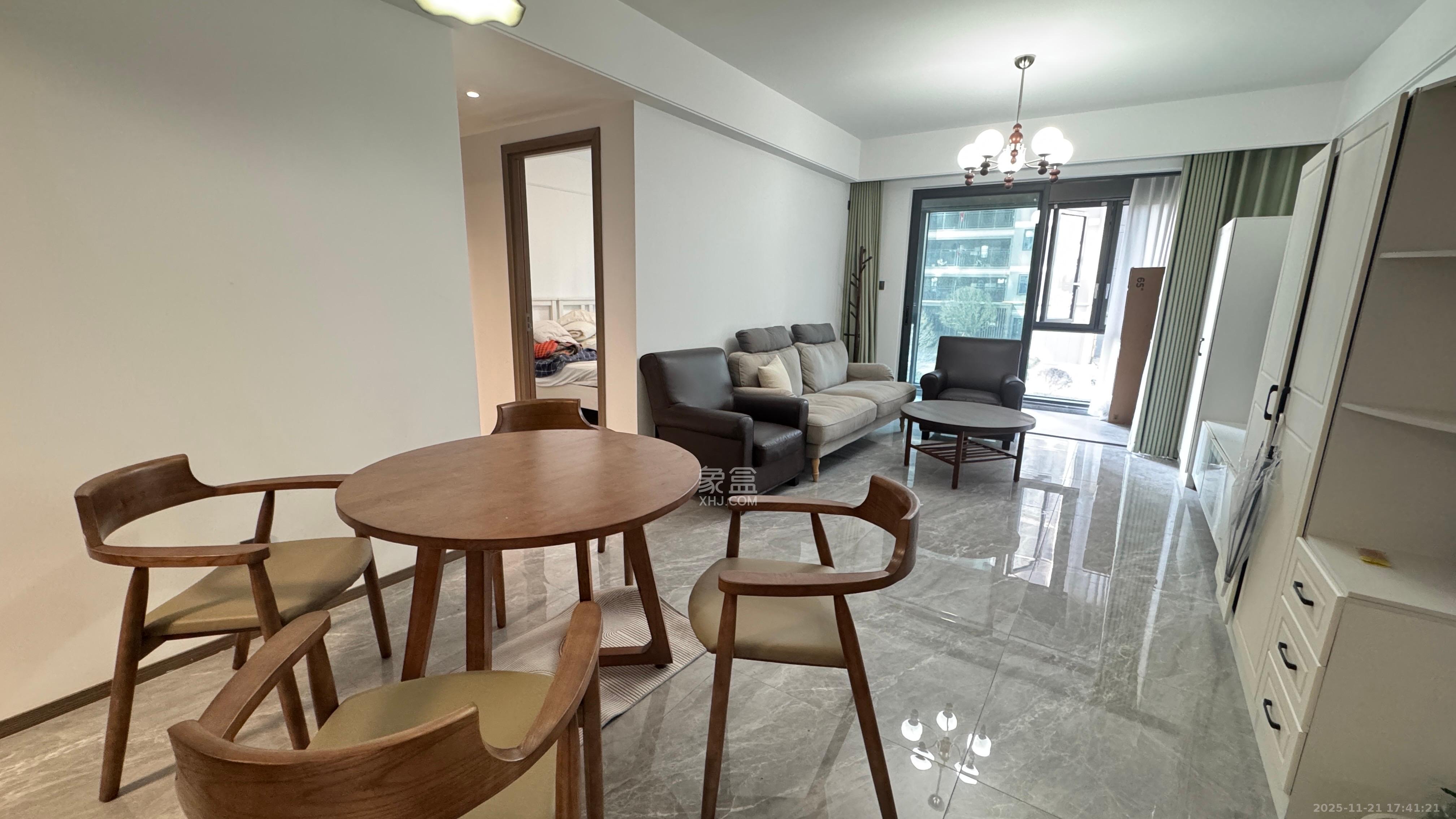 百世云境 3室2厅2卫 2400.0元/月 百世云境 3室2厅2卫 2400.0元/月室内图