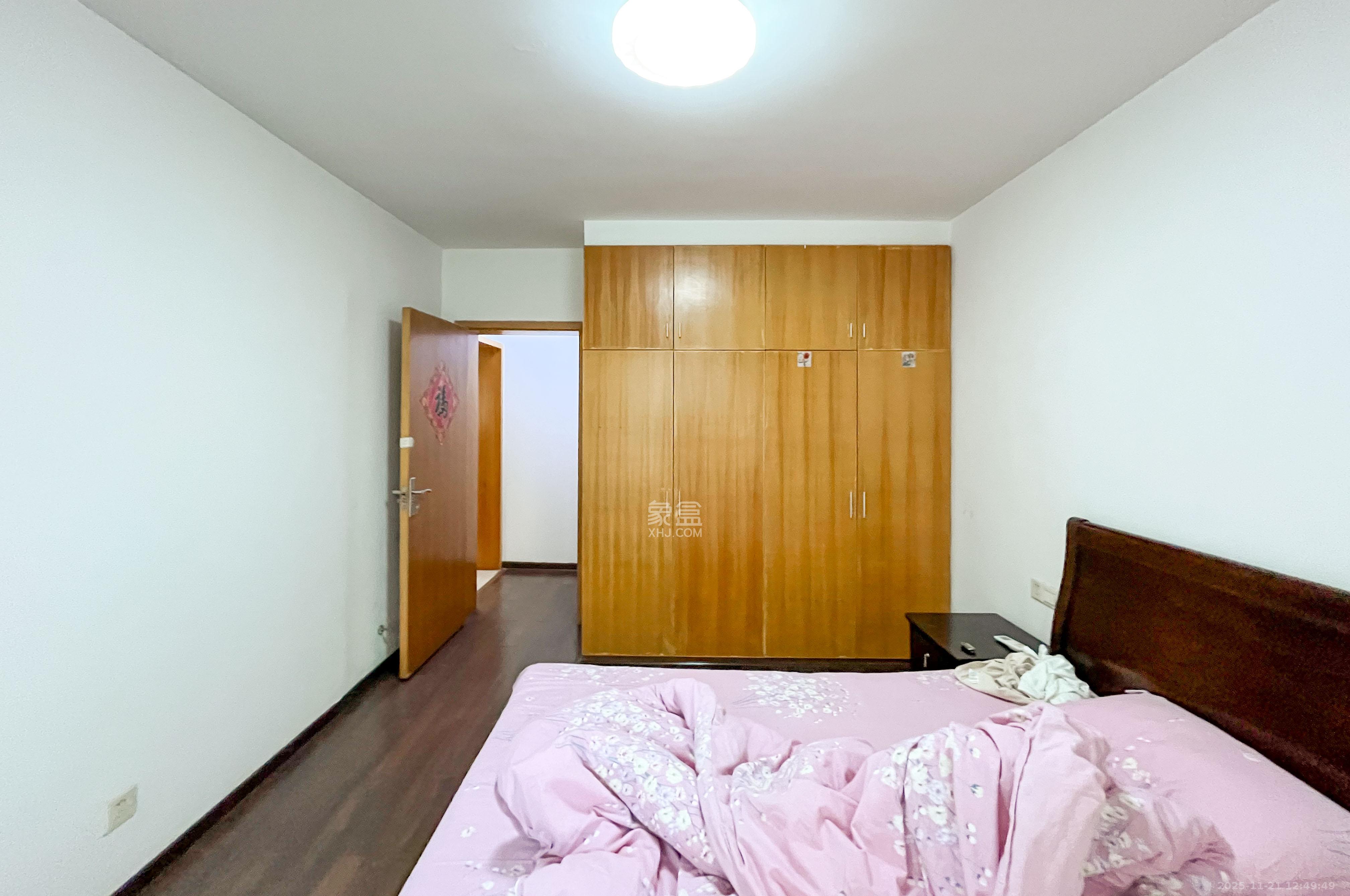 老灯泡厂宿舍(啤酒厂宿舍) 3室2厅1卫 68.0万 老灯泡厂宿舍(啤酒厂宿舍) 3室2厅1卫 68.0万其他