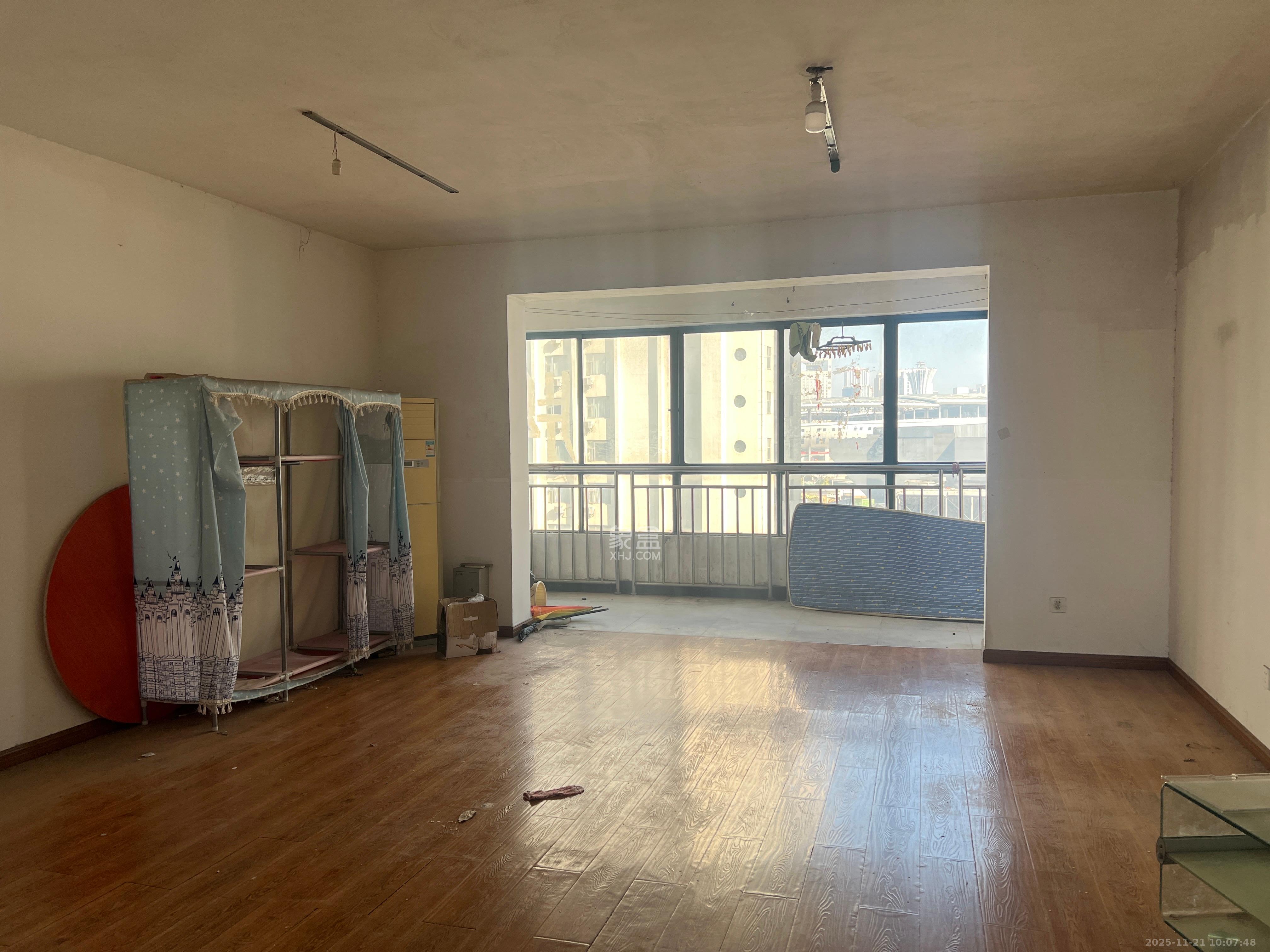 华韵城市风情 4室1厅1卫 3600.0元/月 华韵城市风情 4室1厅1卫 3600.0元/月室内图