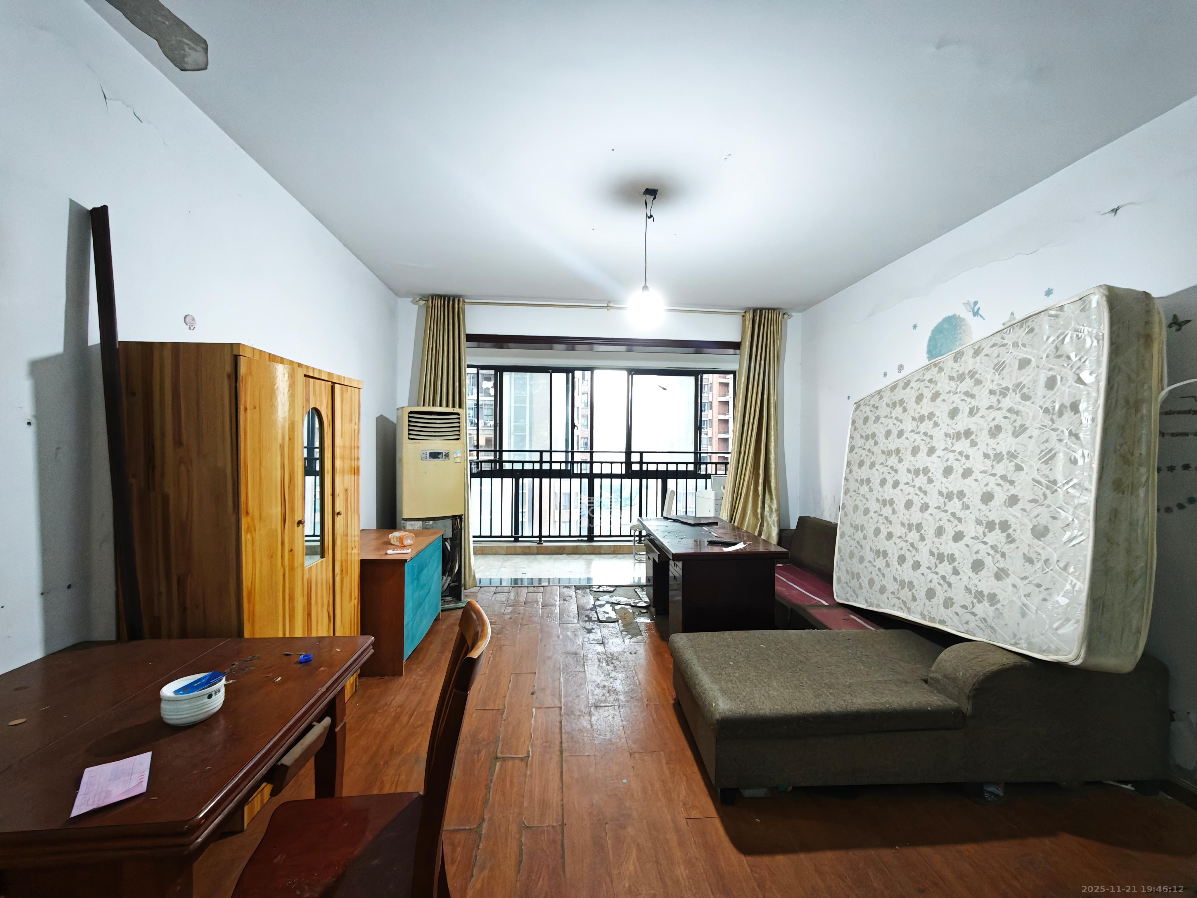 海拔东方 3室2厅2卫 2000.0元/月 海拔东方 3室2厅2卫 2000.0元/月室内图