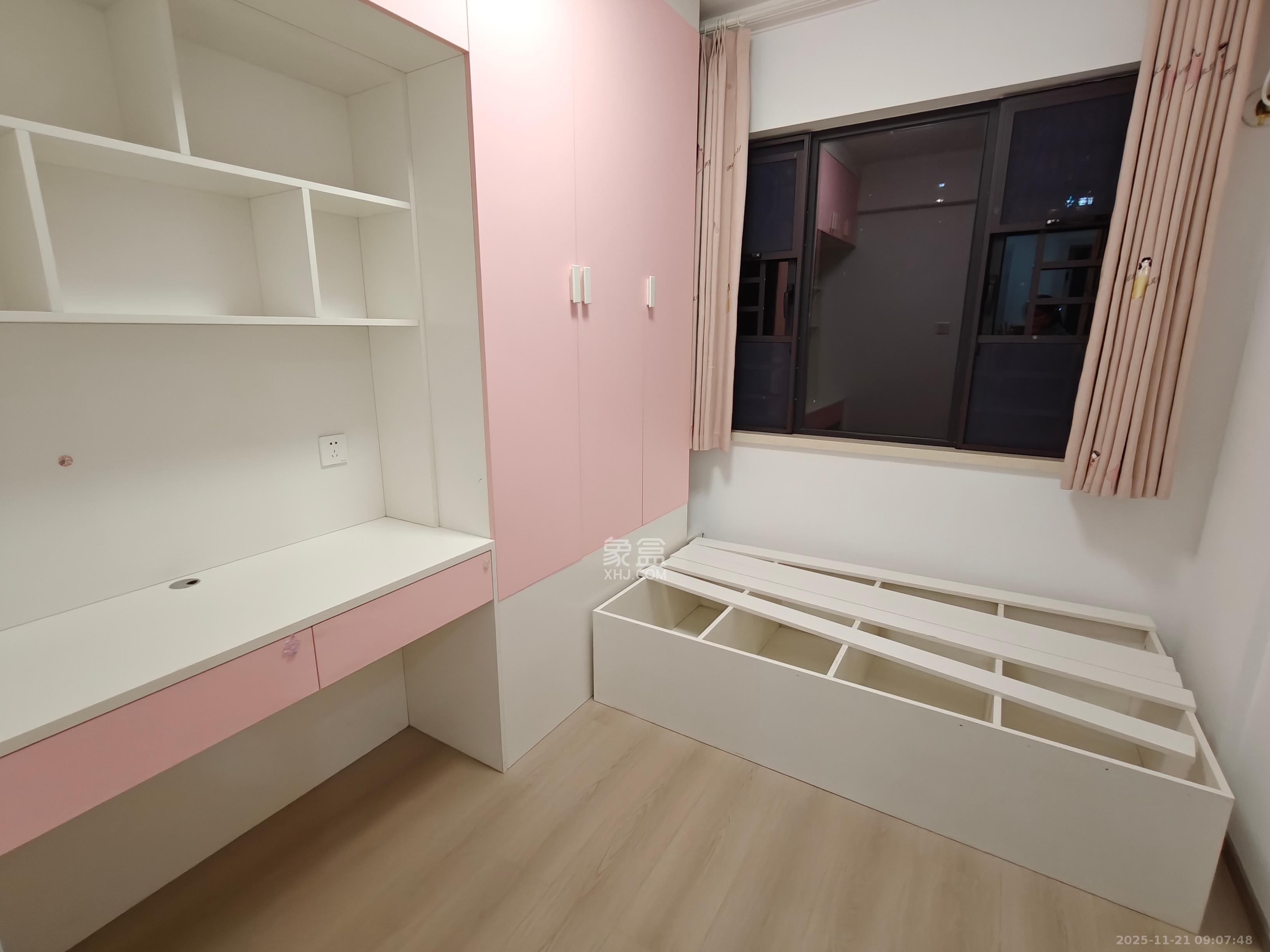 万润滨江天著  4室2厅2卫    2800.0元/月室内图