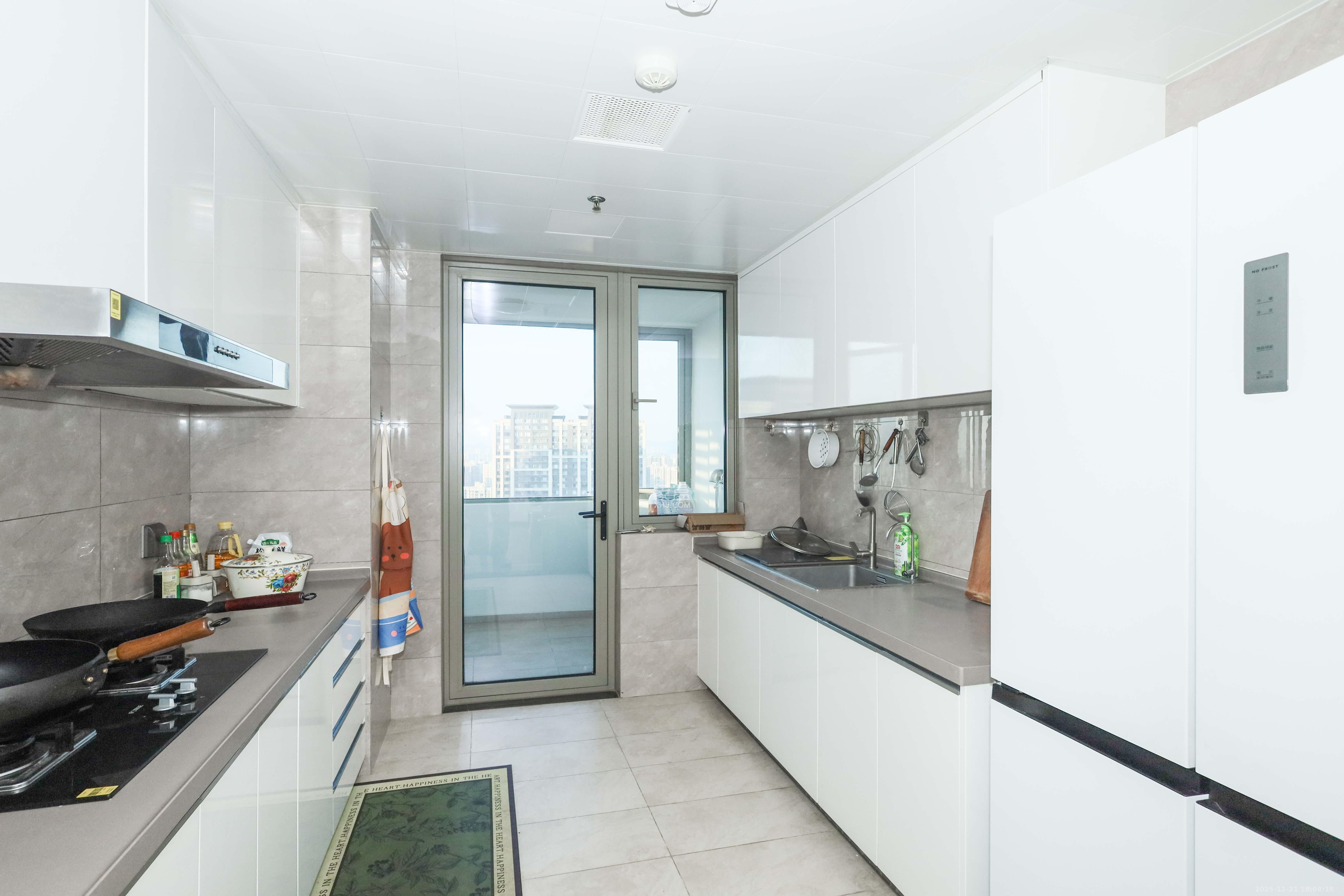 梅溪华府(新城金茂梦想华府) 4室2厅3卫 268.0万 梅溪华府(新城金茂梦想华府) 4室2厅3卫 268.0万厨房