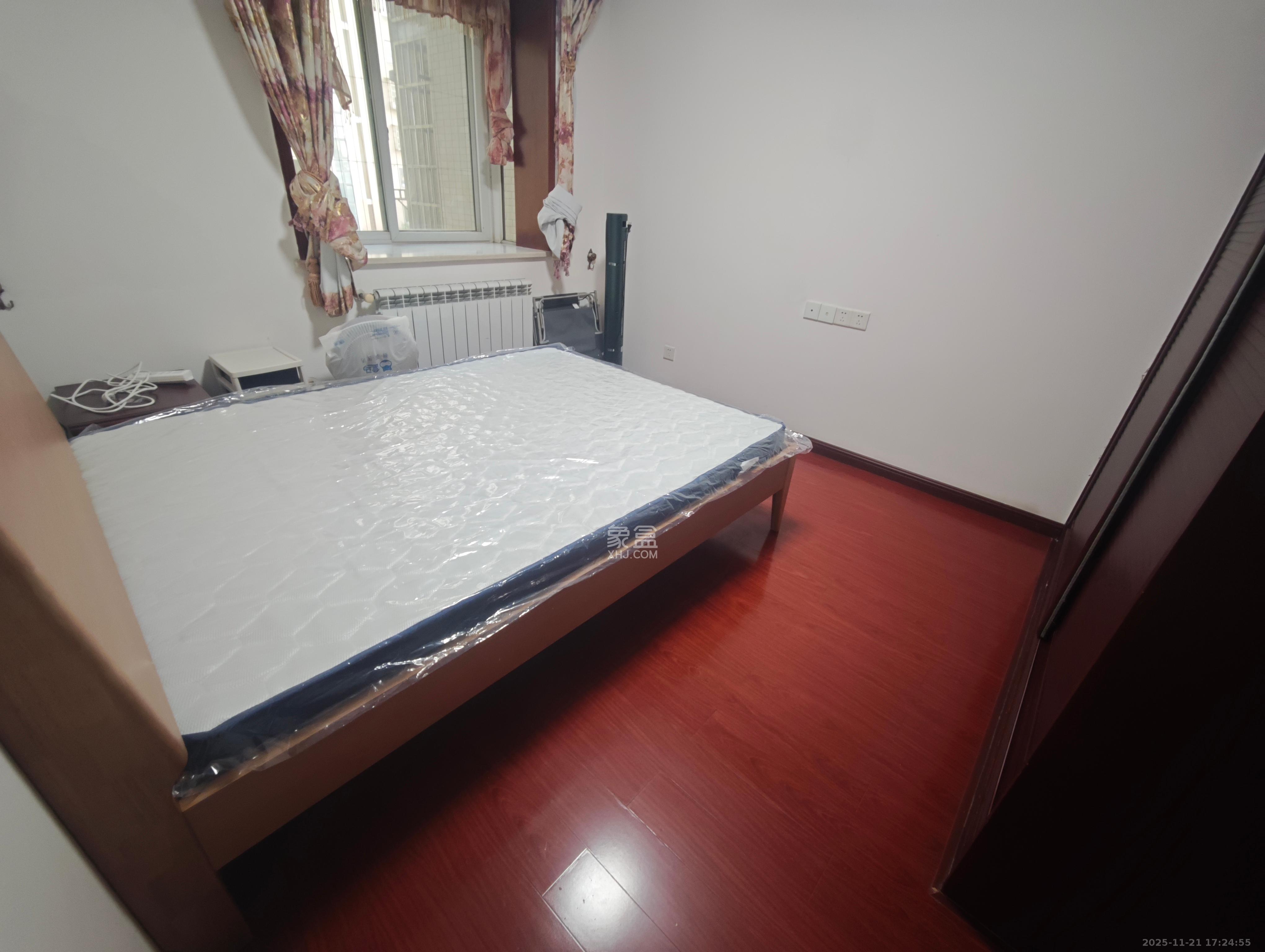 龙王港社区 3室2厅1卫 2500.0元/月 龙王港社区 3室2厅1卫 2500.0元/月室内图