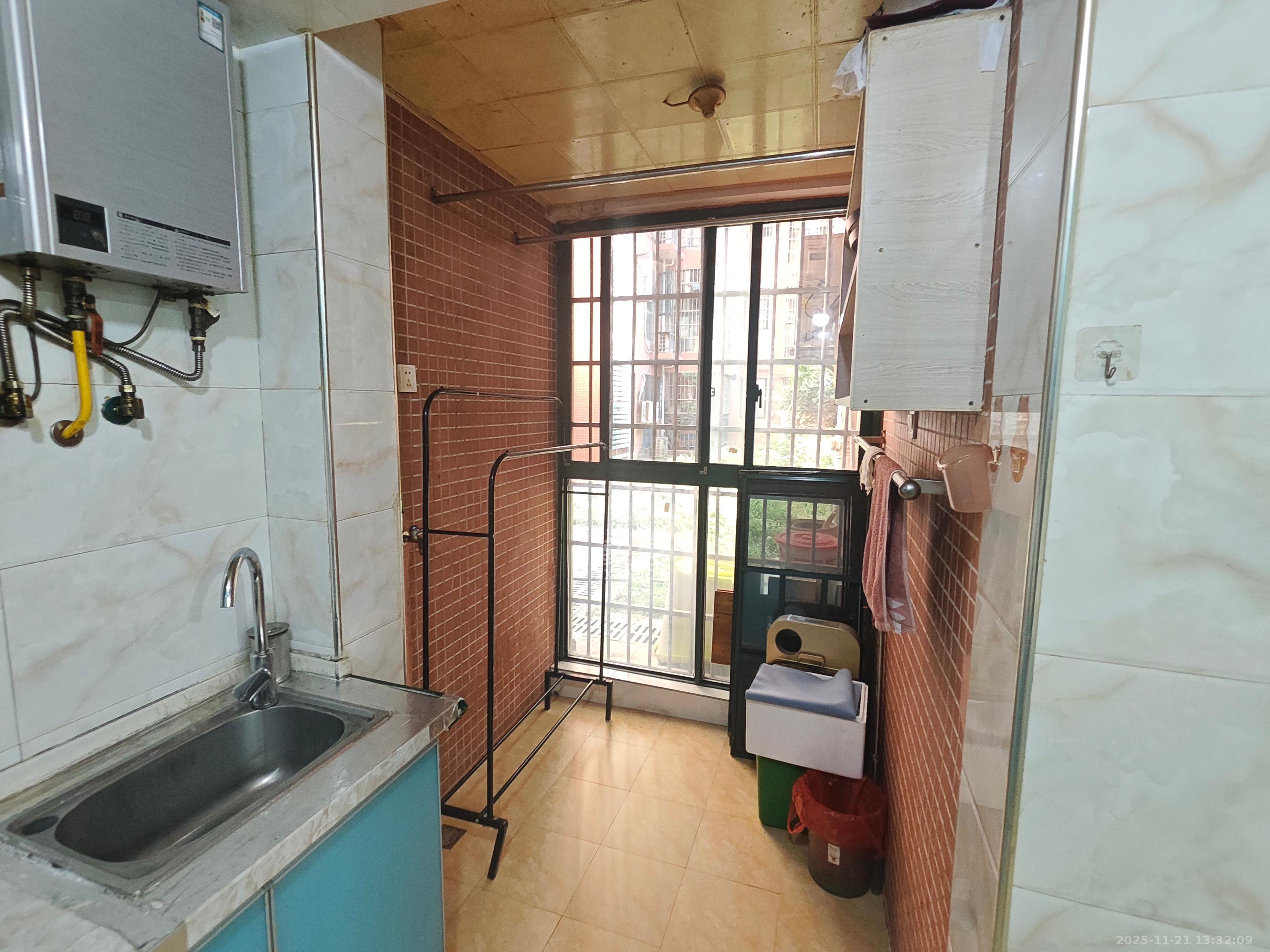 岳北和苑 2室1厅1卫 2400.0元/月 岳北和苑 2室1厅1卫 2400.0元/月室内图